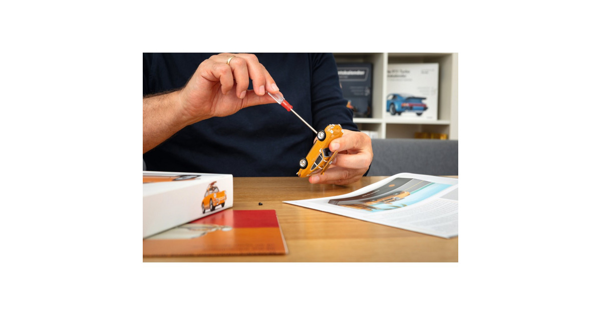 FranzisPorsche 911 Surf Adventskalender Modelvoertuig  (Schaal 1:43)