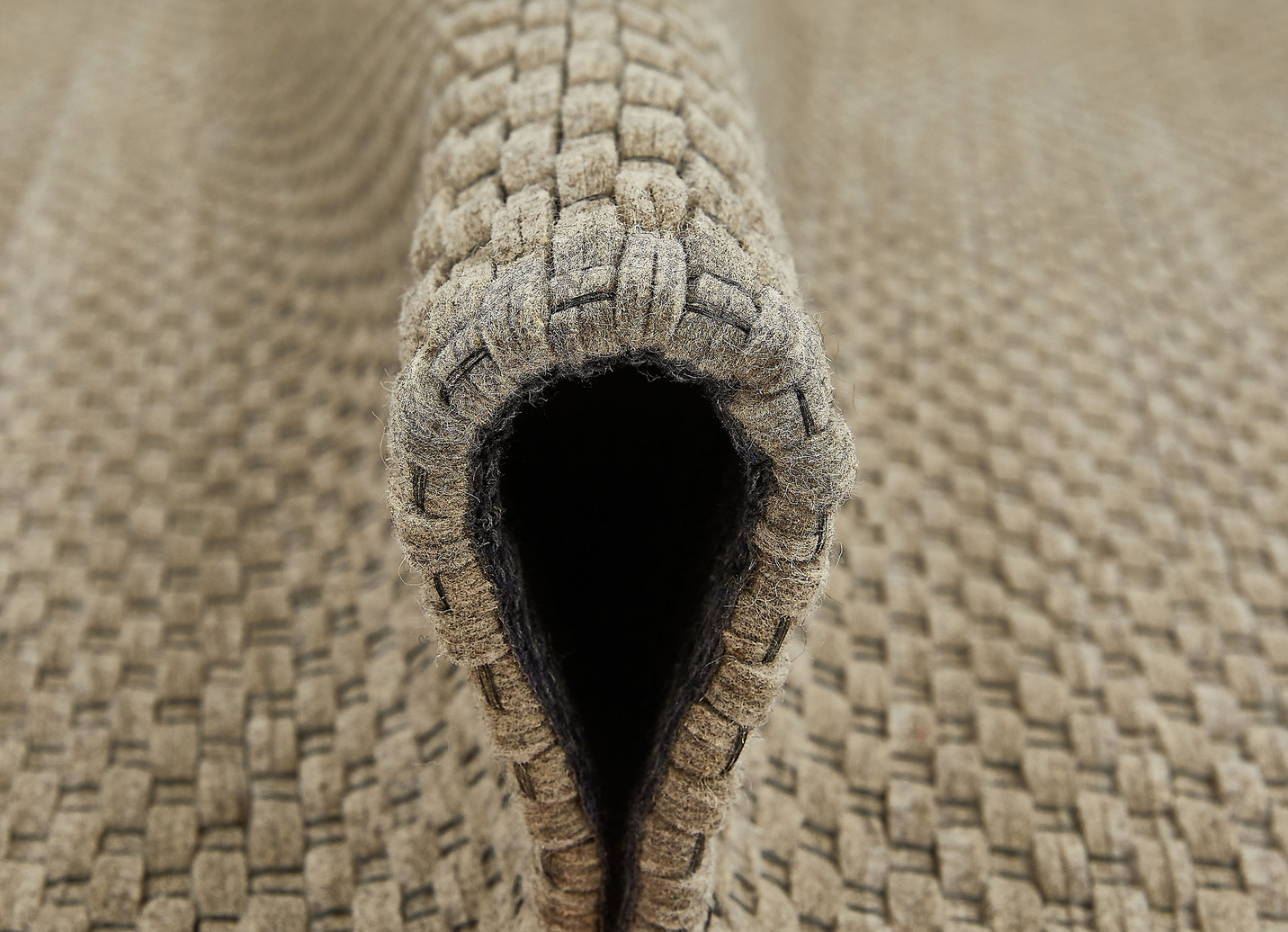 Flachwebteppich aus 100% Wolle