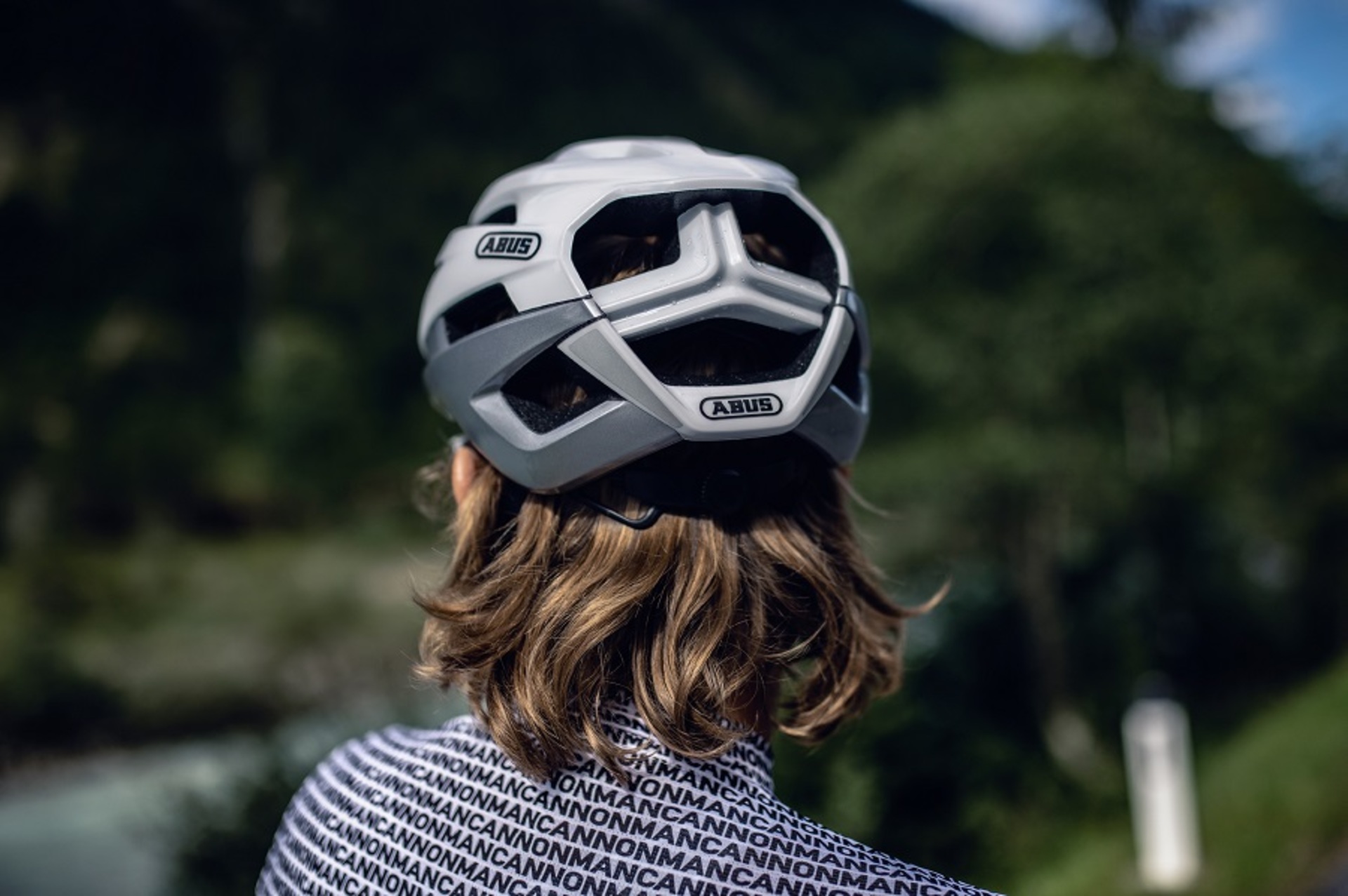 Abus StormChaser Race Fietshelm Wit/Zilver