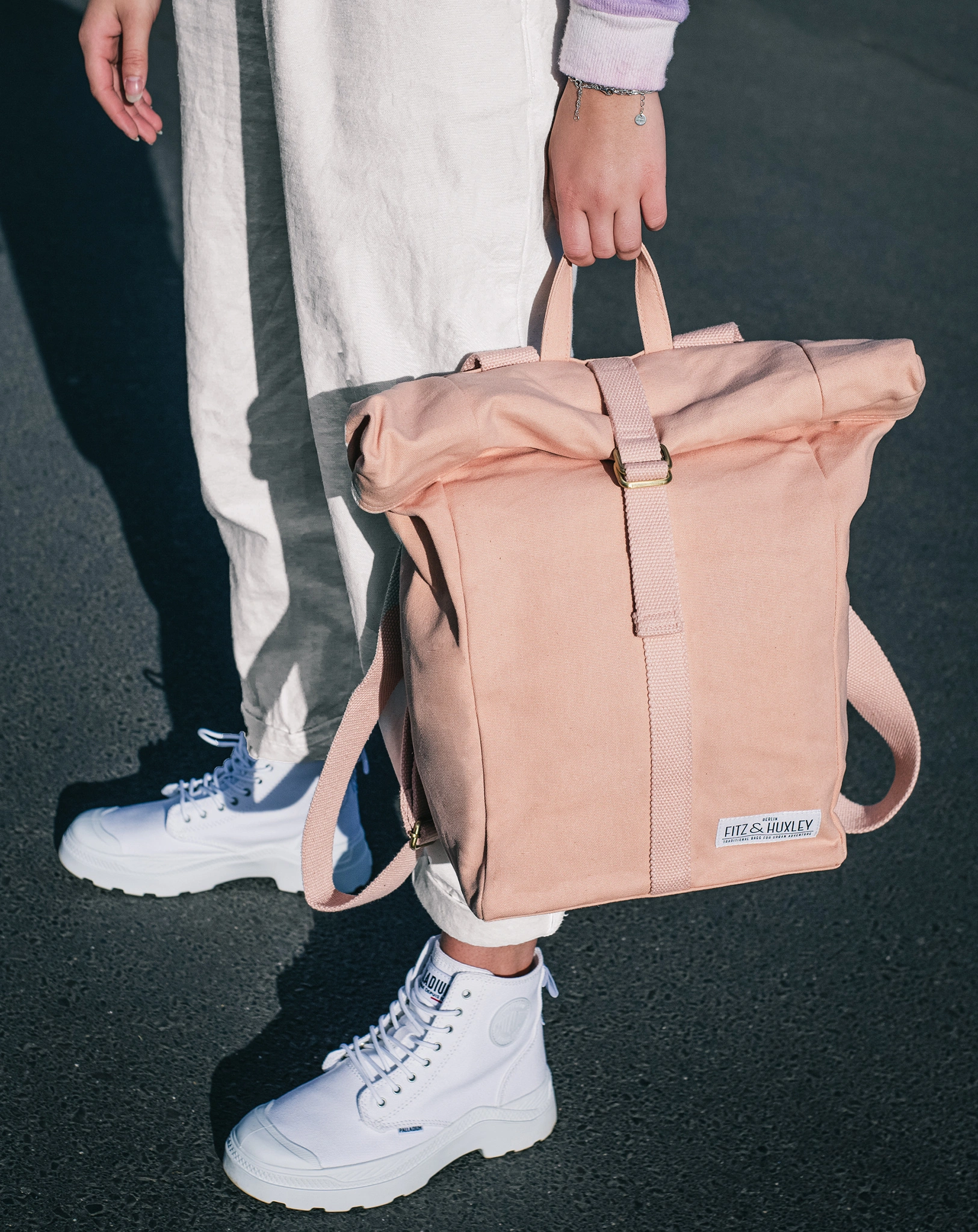 Fitz & Huxley Rolltop-Rucksack CONVEYOR 12l, vegan, rosa