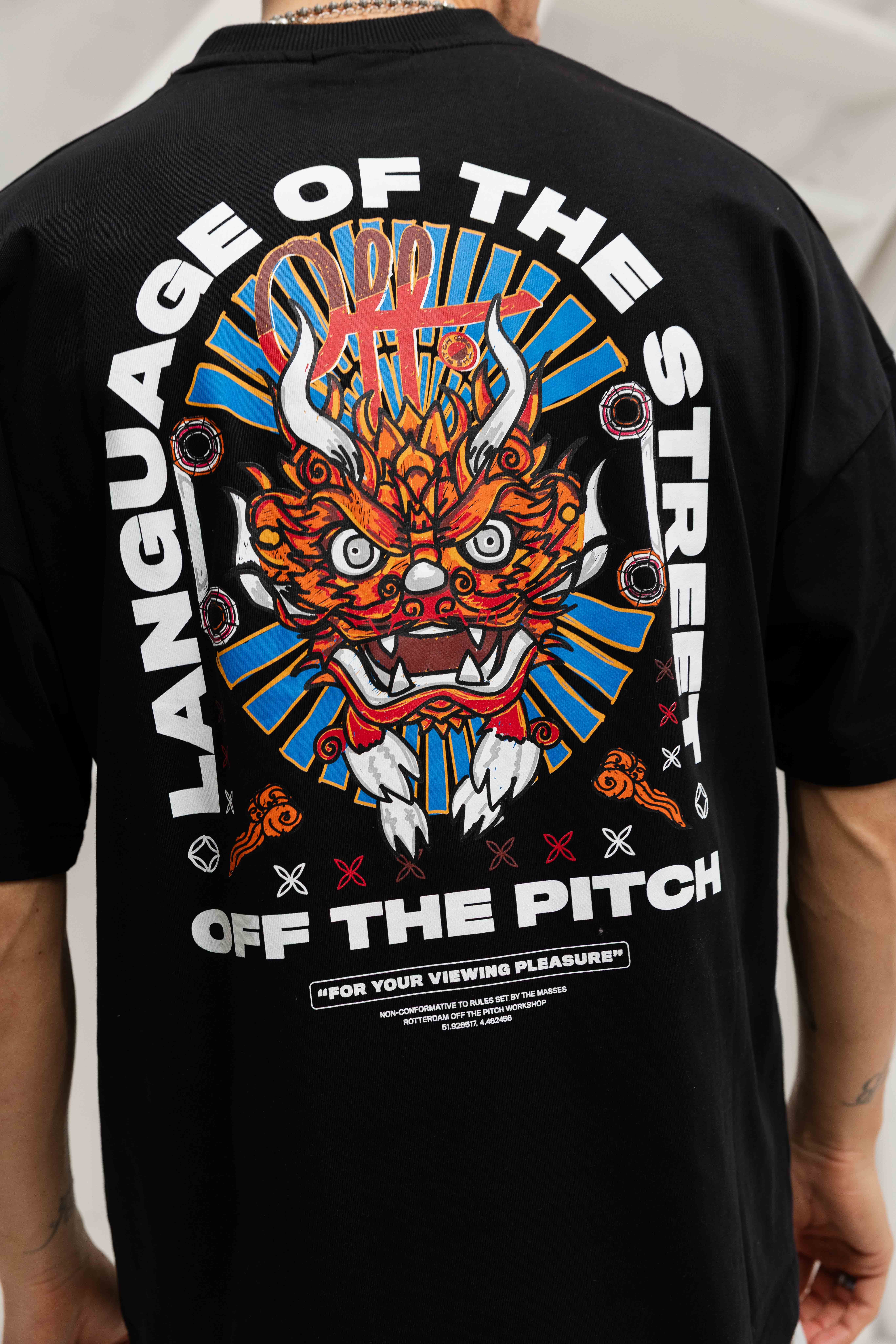 Off The Pitch Dragon Oversized T-Shirt Heren Zwart