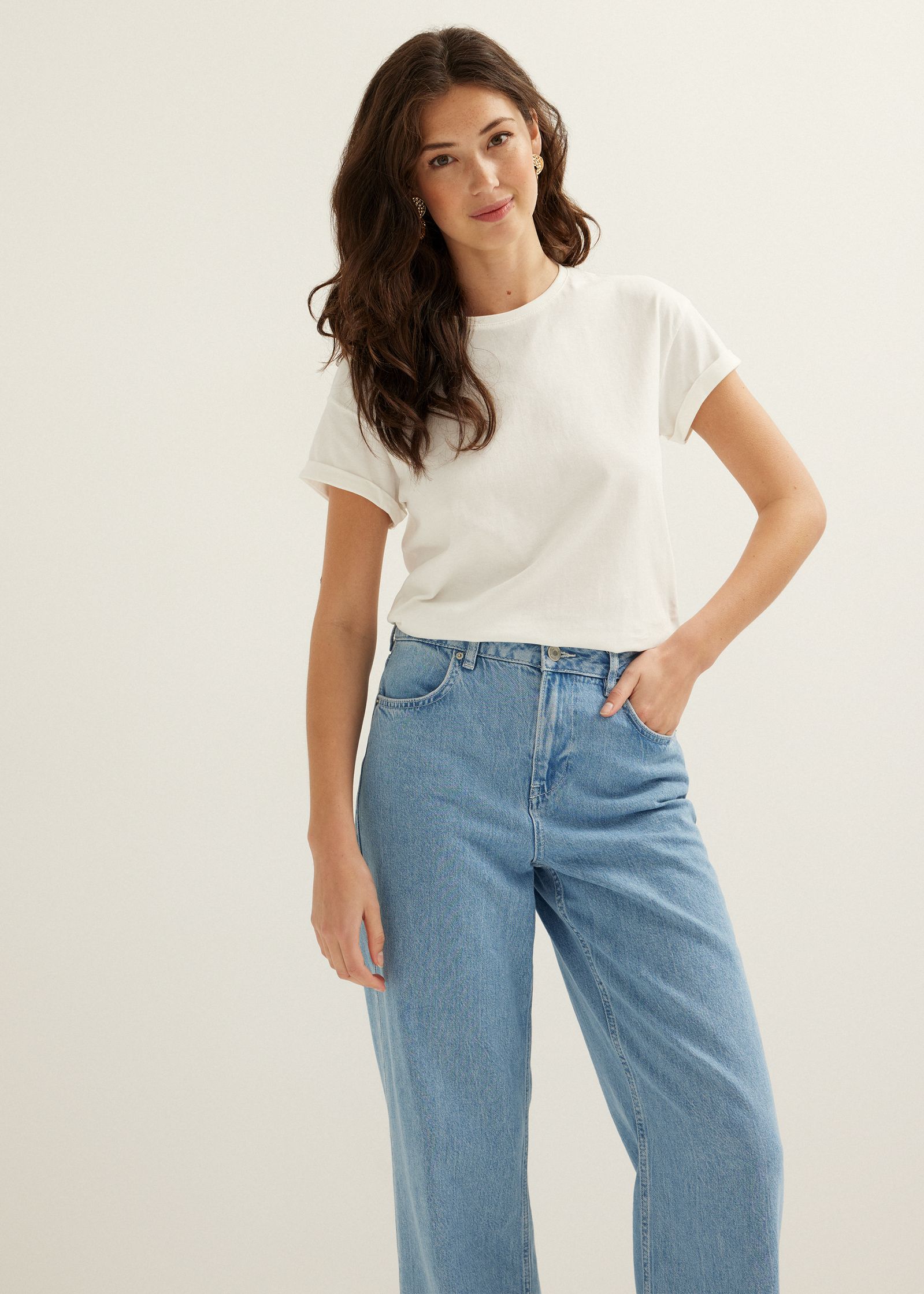Basic T-shirt met opgerolde mouw