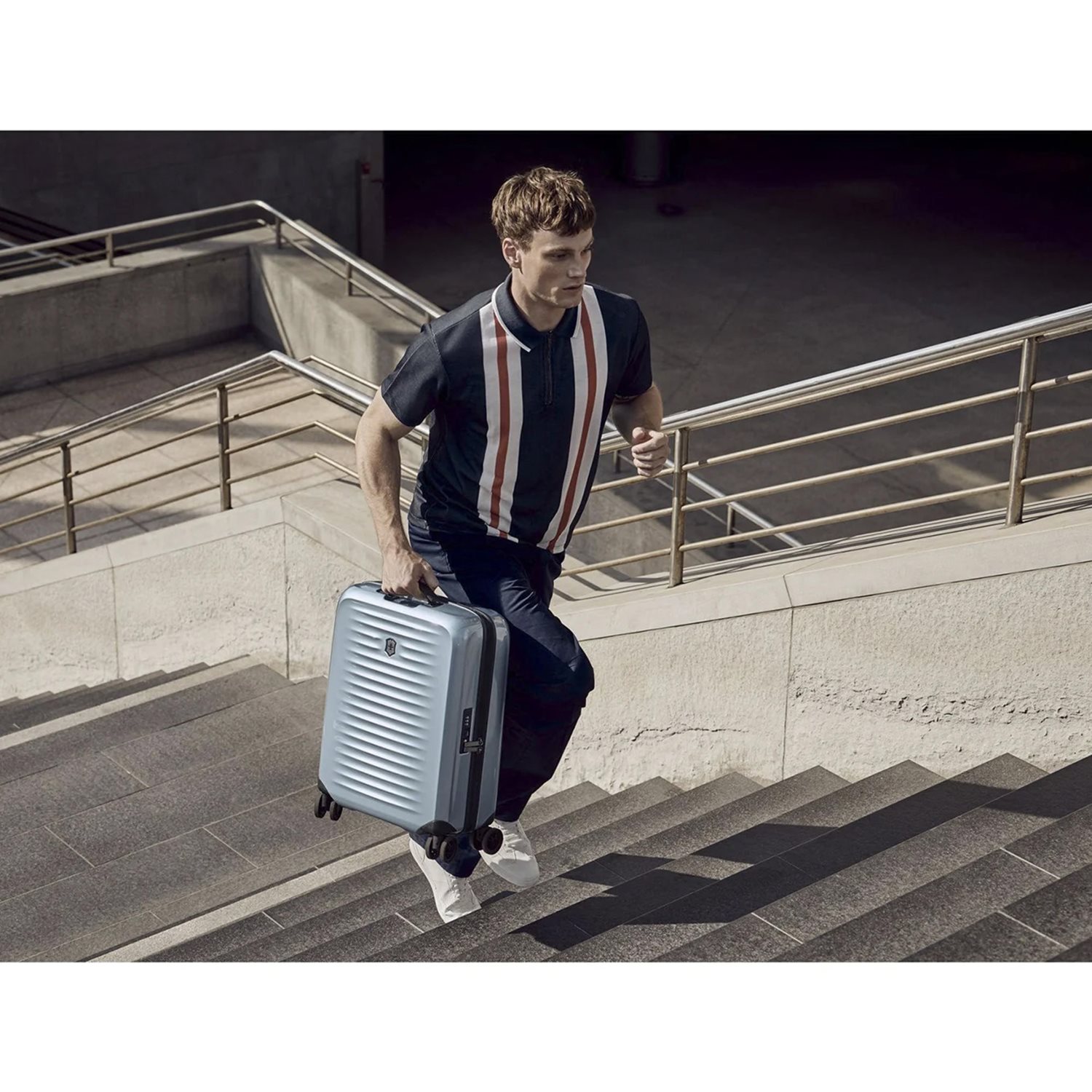 Victorinox Airox Global Hardside Carry-On victorinox red