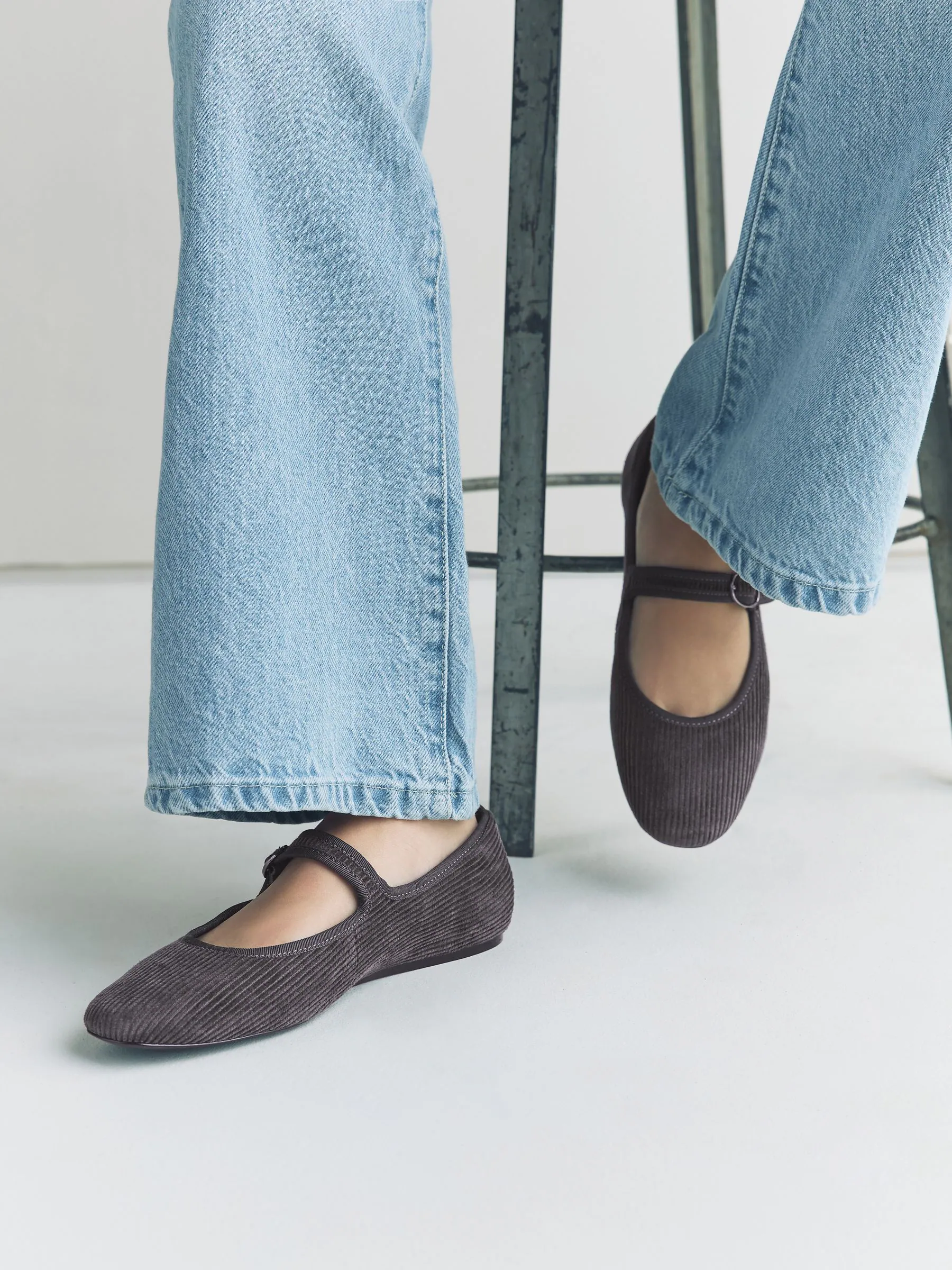 Grijze corduroy - Forever Comfort Round Toe Buckle Detail Mary Jane Shoes