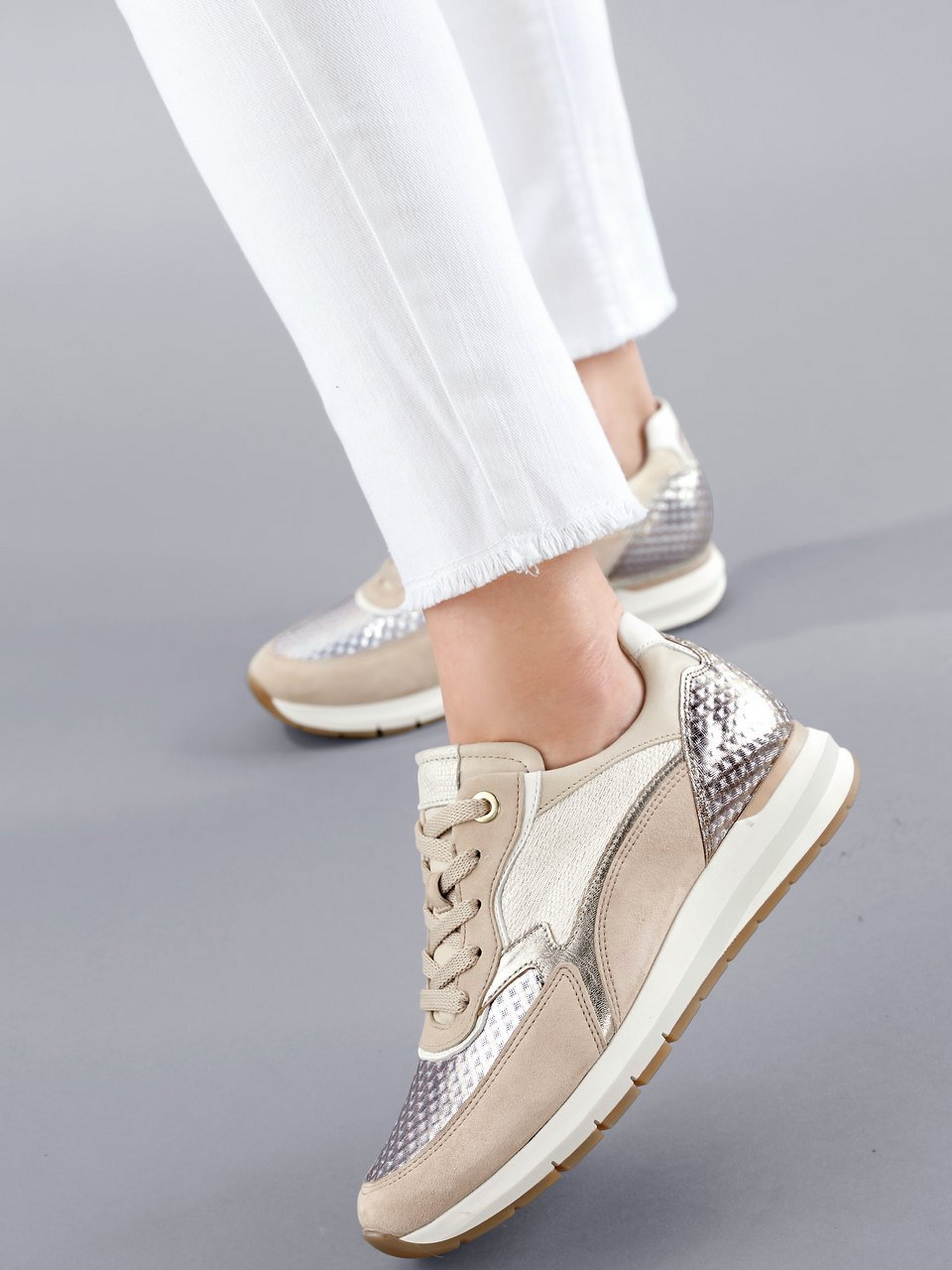 Sneaker