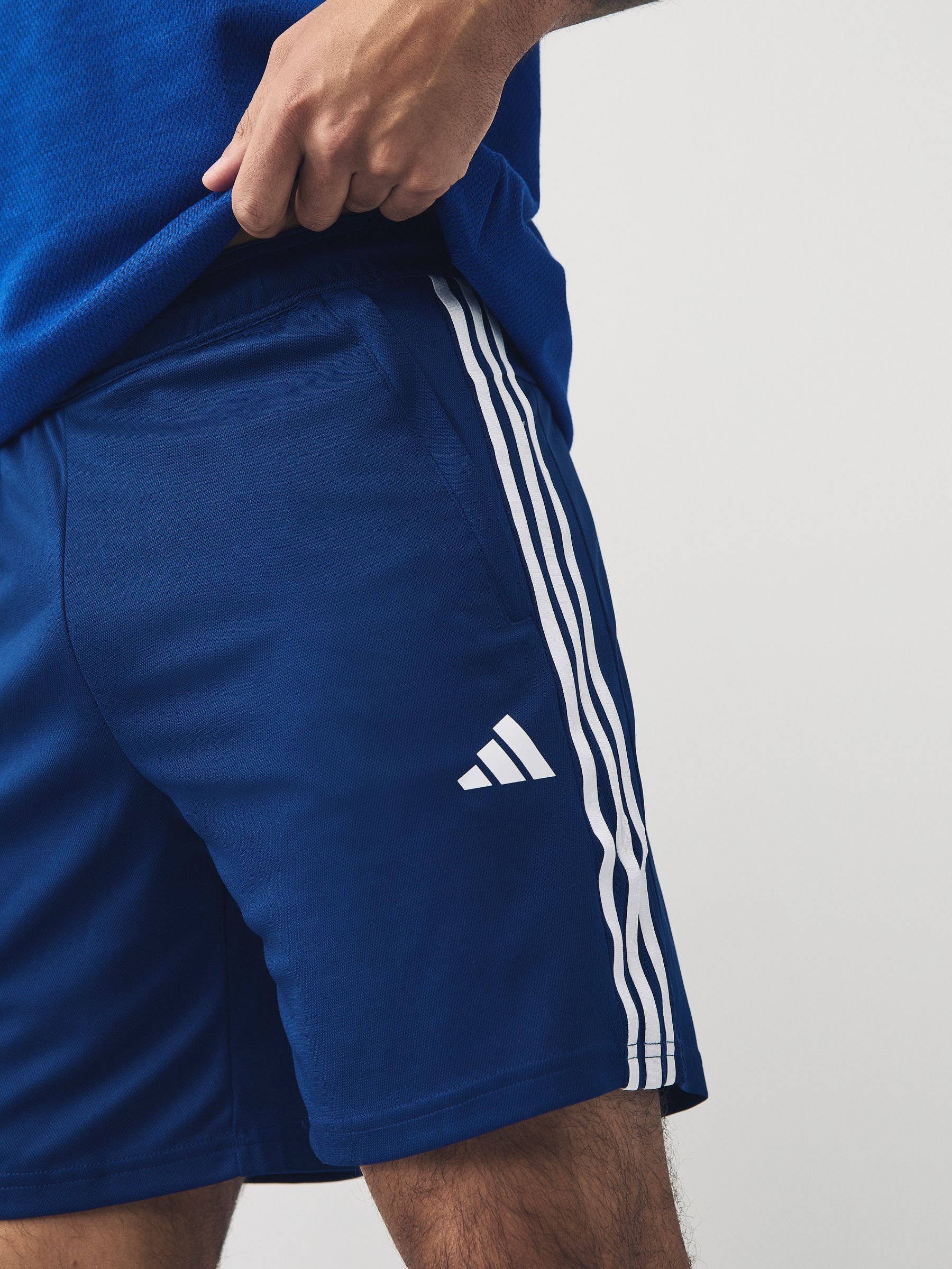 Blauw - adidas Train Essentials trainingsshort van piqué met 3 strepen