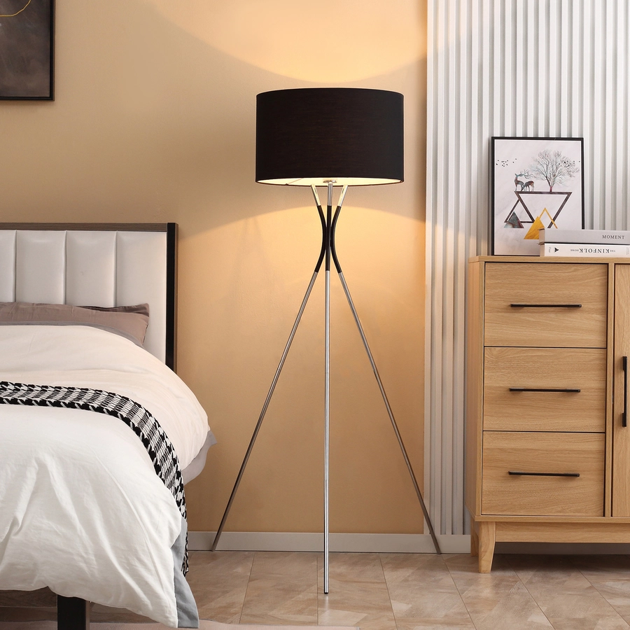 HOMCOM Stehleuchte mit elegantem Design und Dreibeinfuß bunt
