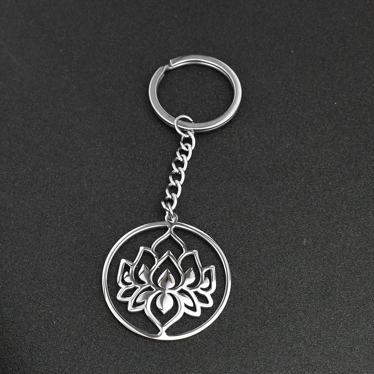 Porte-clés fleur de lotus dans un cercle acier inoxydable