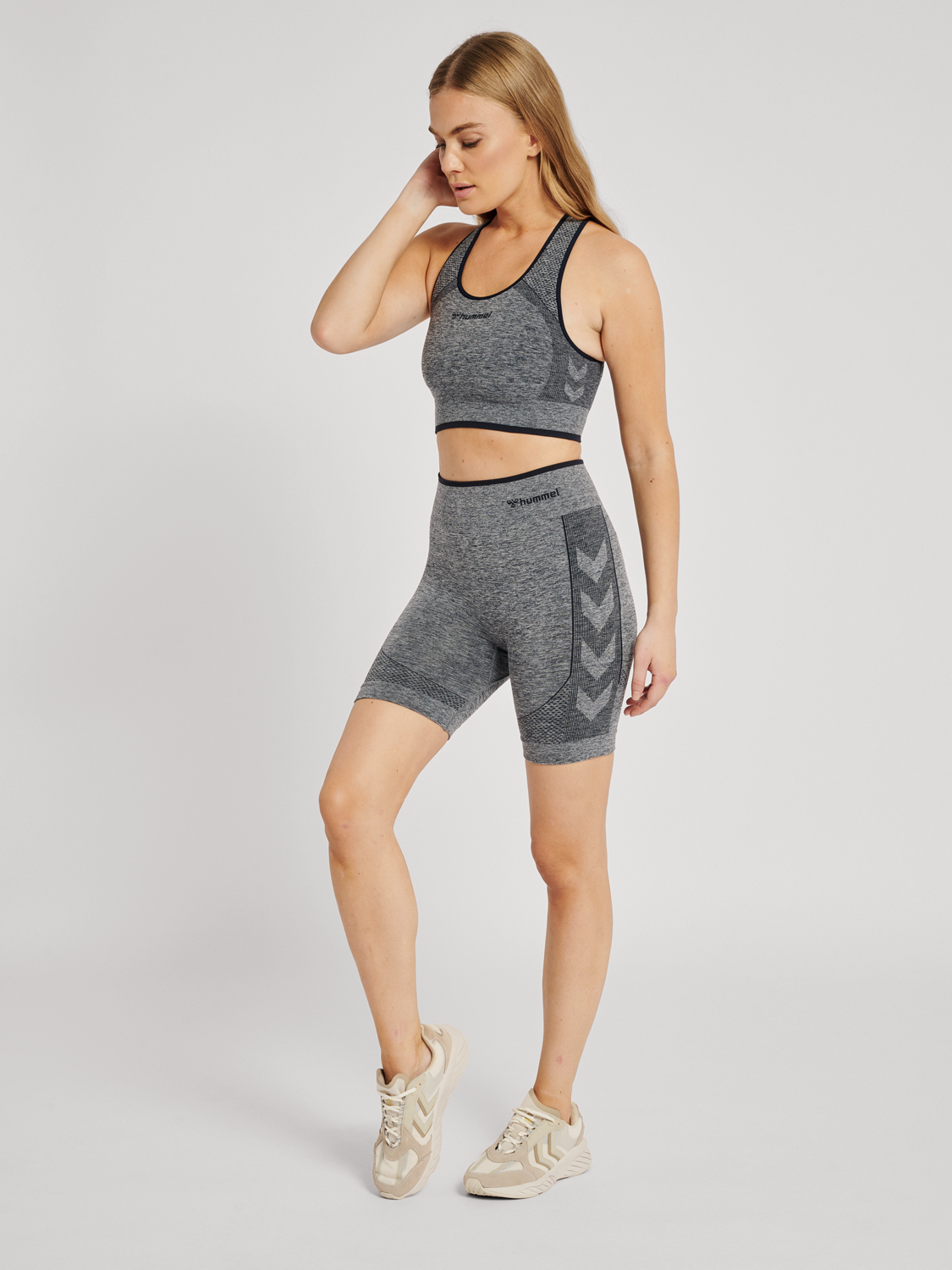 hmlMT UNA SEAMLESS MID WAIST SHORTS