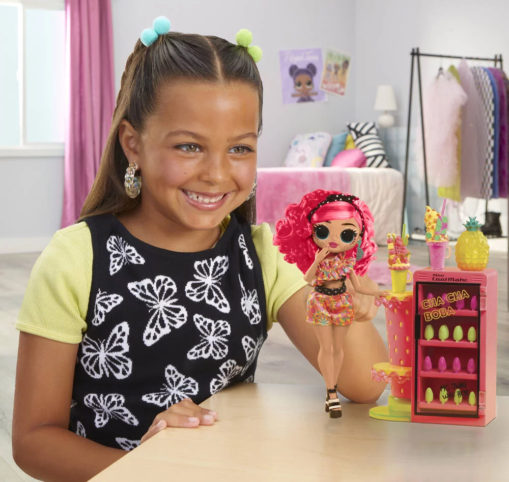 LOL SURPRISE - OMG SWEET NAILS™ -  POUPEE MANNEQUIN 24 CM PINKY POPS FRUIT SHOP
