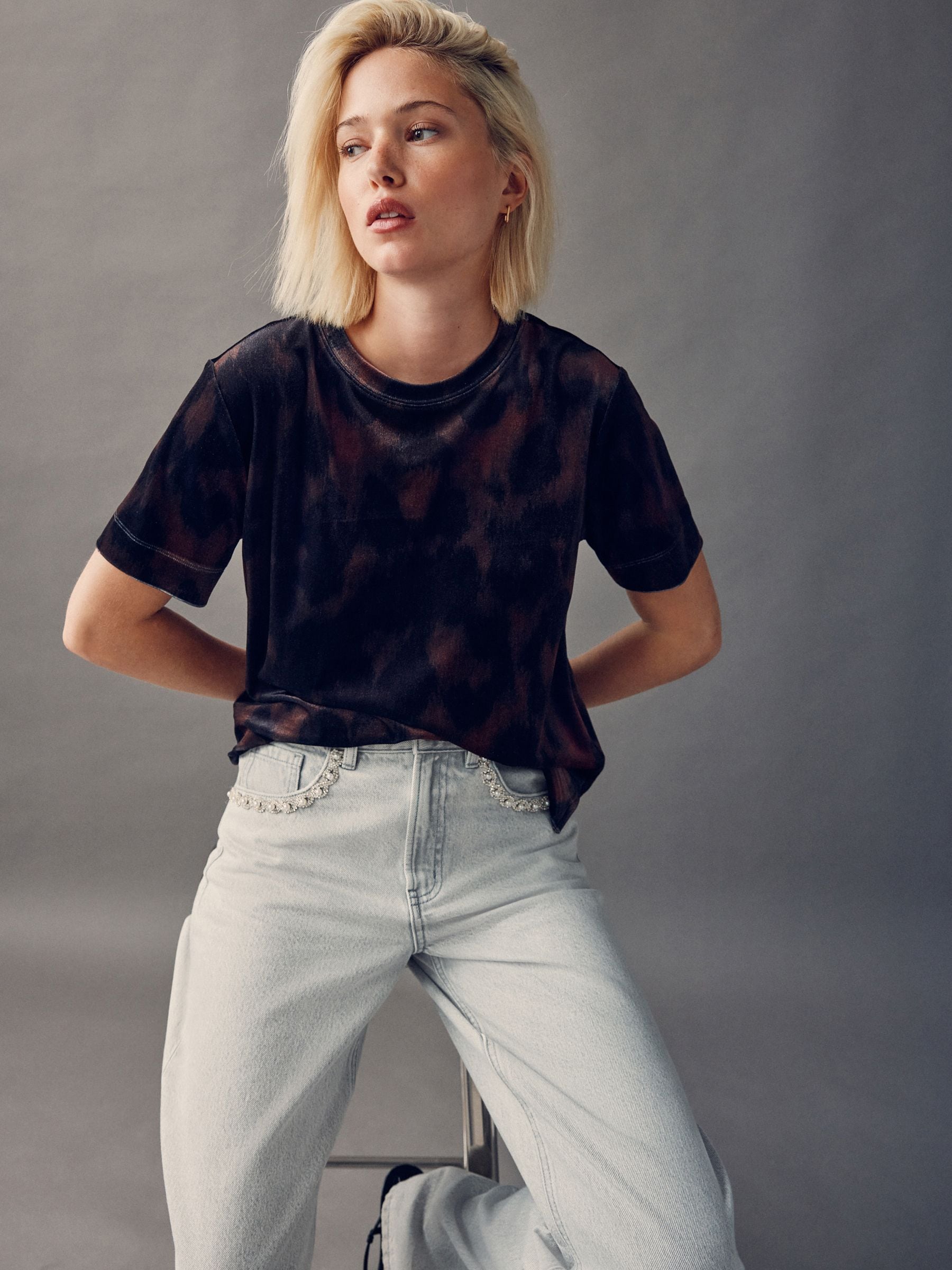 Chocoladebruine dierenprint - Short Sleeve Velvet Crew Neck T-Shirt