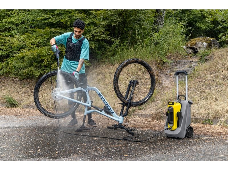 Kärcher Professional Mobile Outdoor Cleaner OC 6-18 Premium Akku-Mitteldruckreiniger, ideal für die schnelle Zwischenreinigung ohne Strom- oder Wasseranschluss
