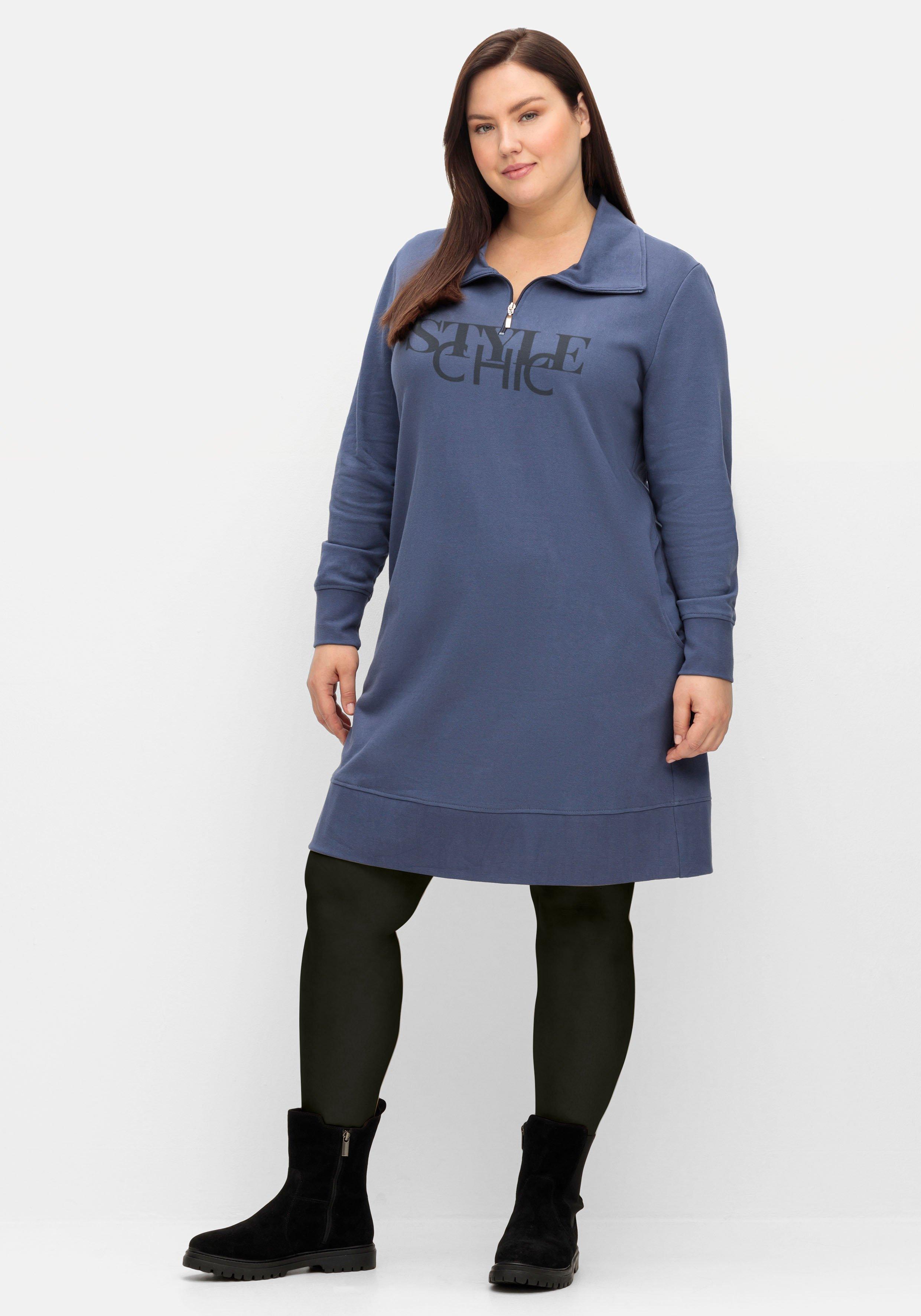 Sweatkleid mit Kragen und Wordingprint vorn