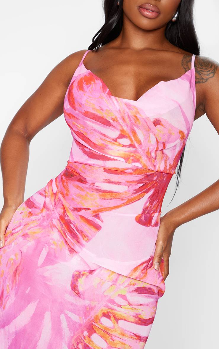 Rose Robe Longue Moulante À Imprimé Tropical Avec Encolure Drapée Et Bretelles Fines