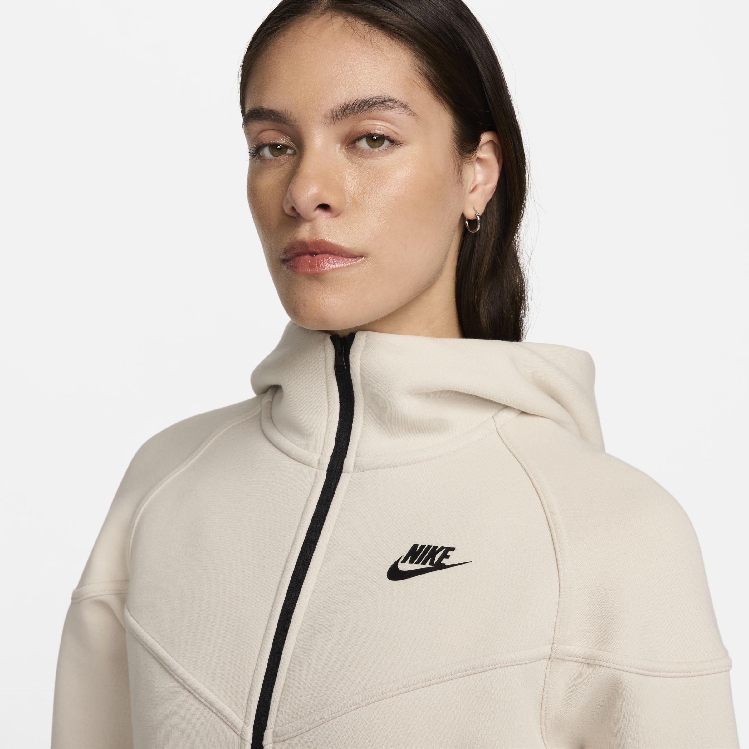 Nike Tech Fleece Hood