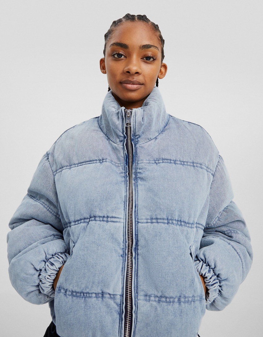 Jaqueta puffer jeans