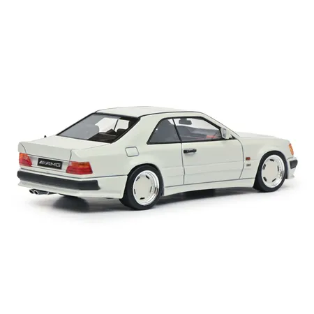 Schuco 450914000 - MB 300CE AMG 6.0 weiß 1:43
