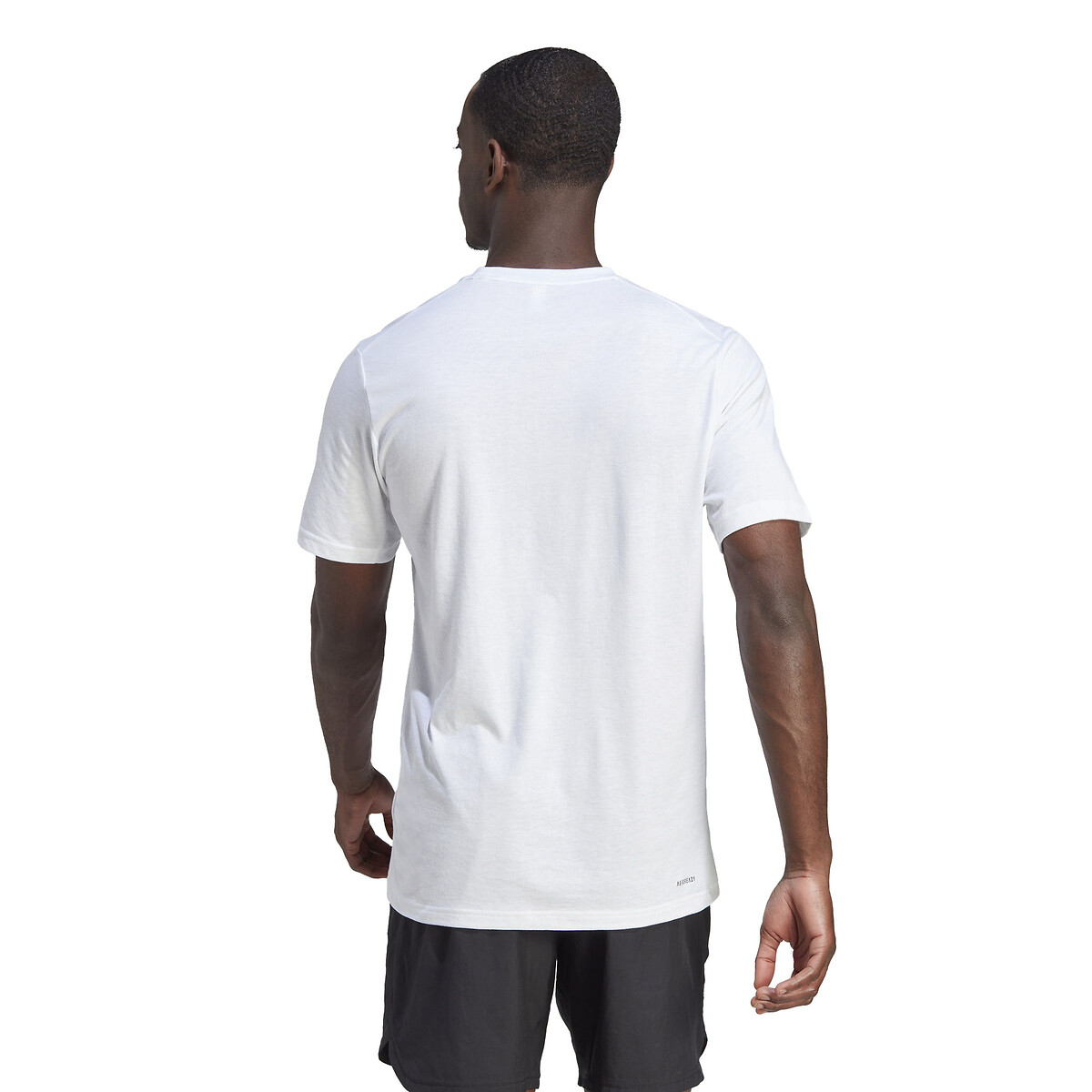 Camiseta adidas Performance com gola redonda e mangas curtas