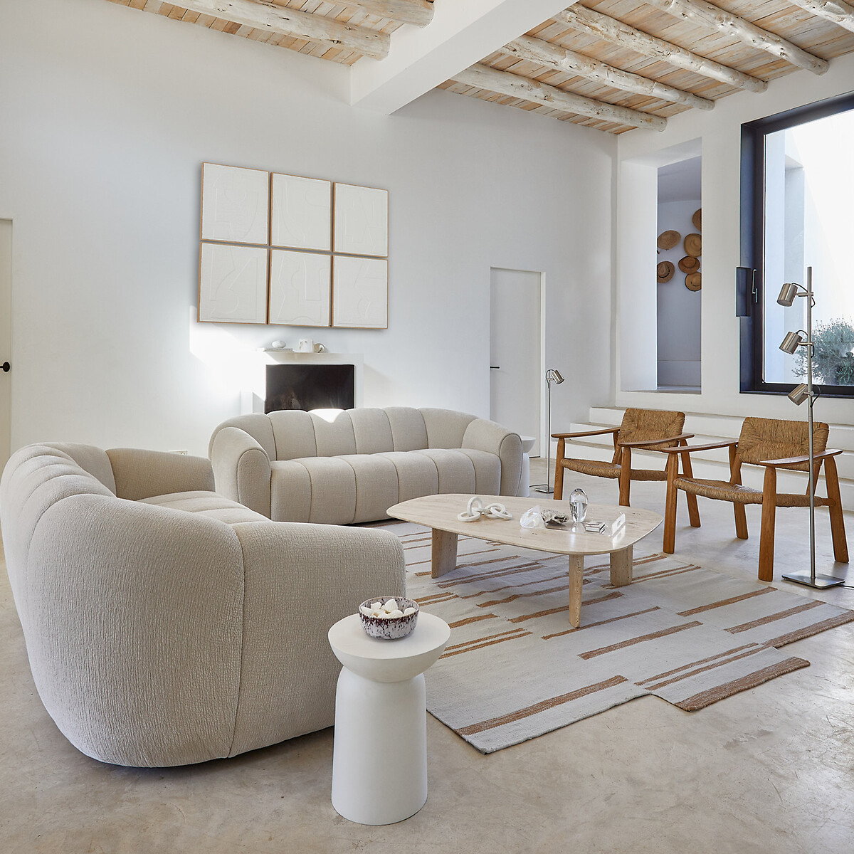 AM.PM<br>Mesa de centro em travertino, Dolmena
