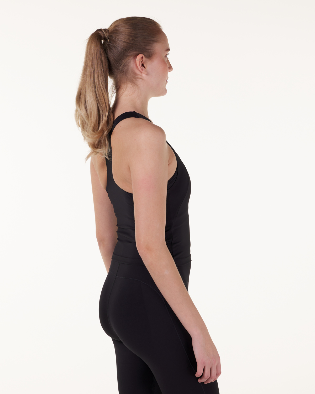 LEVITY Contour Sculpting Crop Tank Black