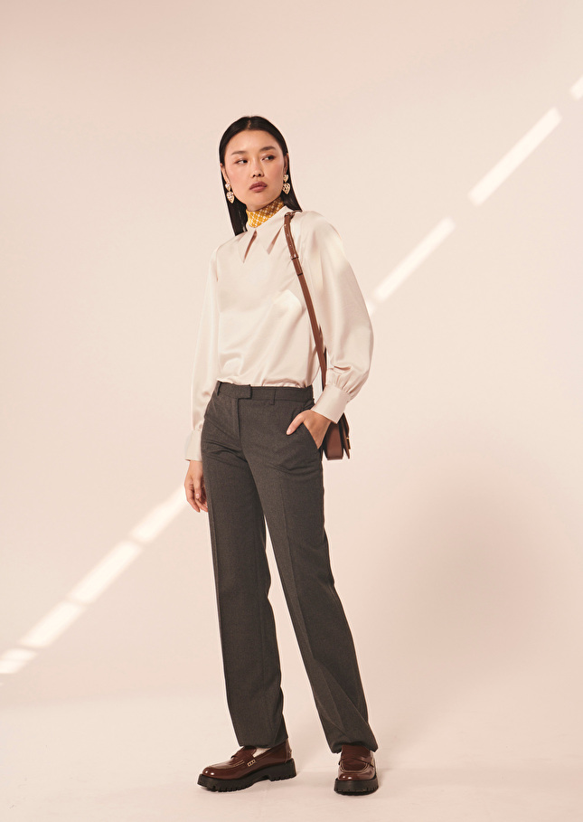 Top Tiannaécru en satin fluide