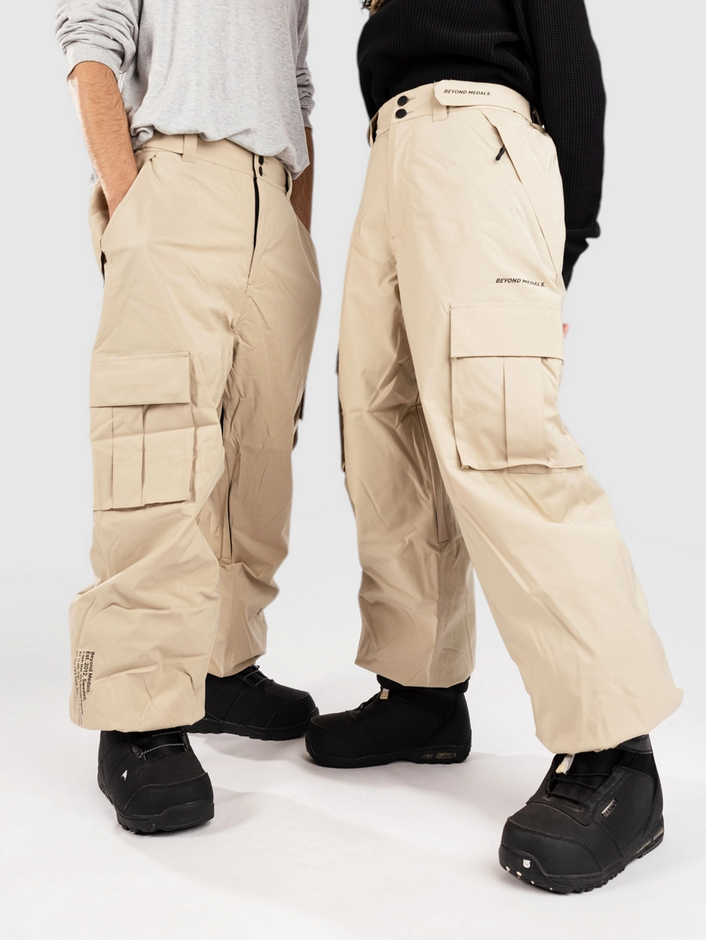 Beyond Medals Cargo 2L Pants beige