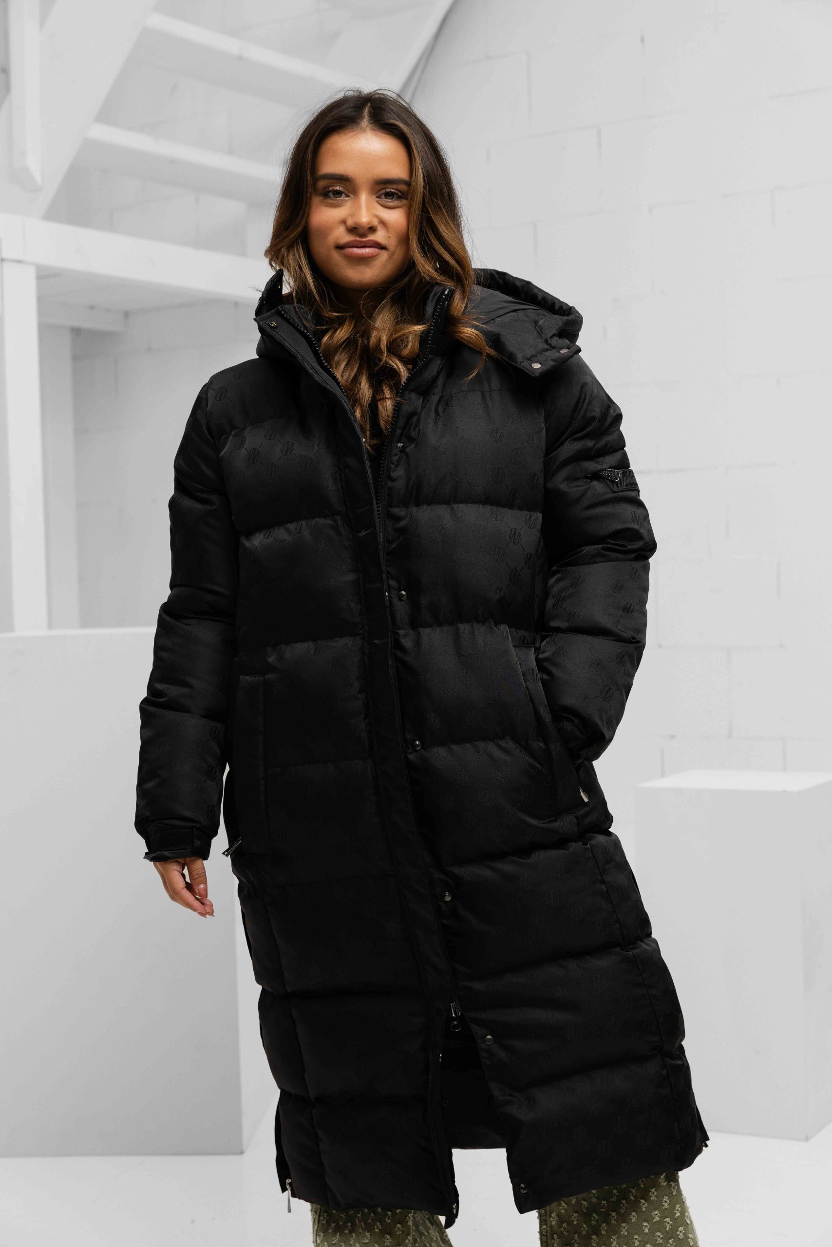 Malelions Monogram Long Puffer Winterjas Dames Zwart