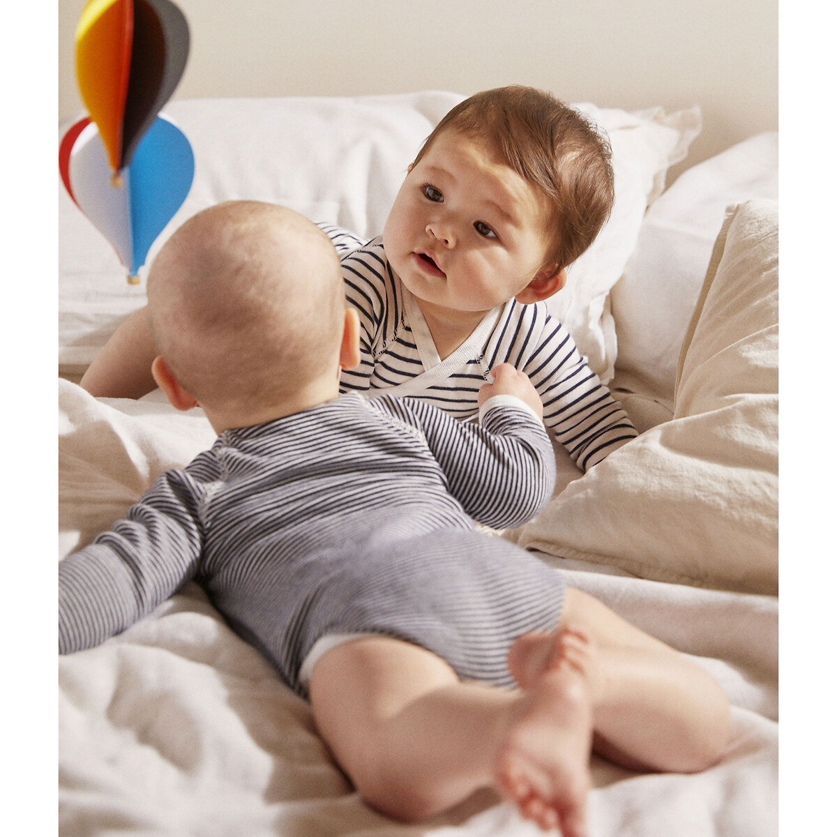 PETIT BATEAU<br>Conjunto de 3 bodies com fecho lateral