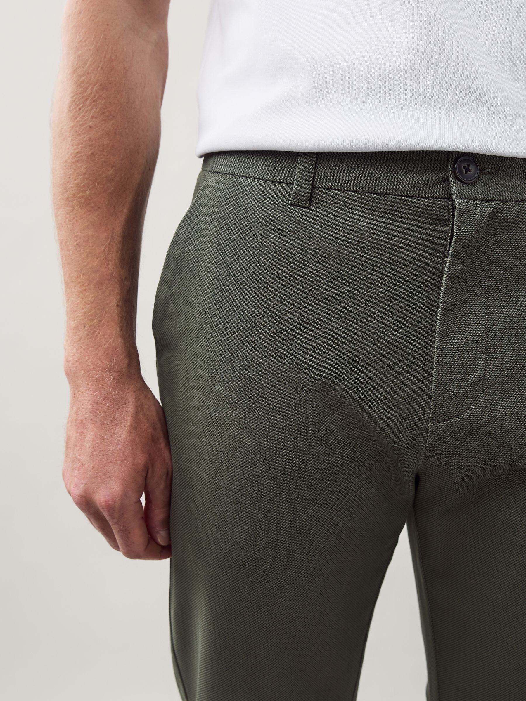 Groen - Slim Fit - Zacht aanvoelende stretch-chino met print
