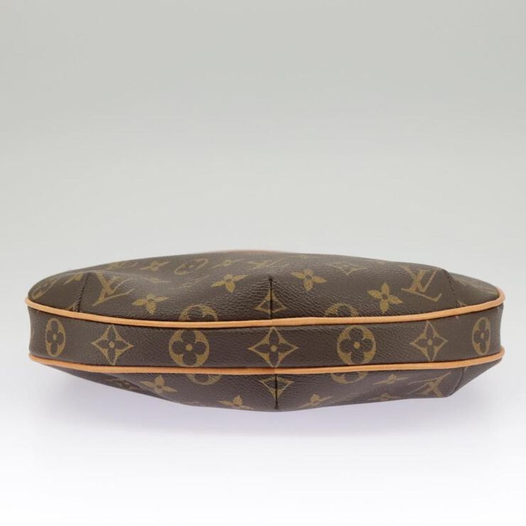 Louis Vuitton Vintage Louis Vuitton Croissant Brown
