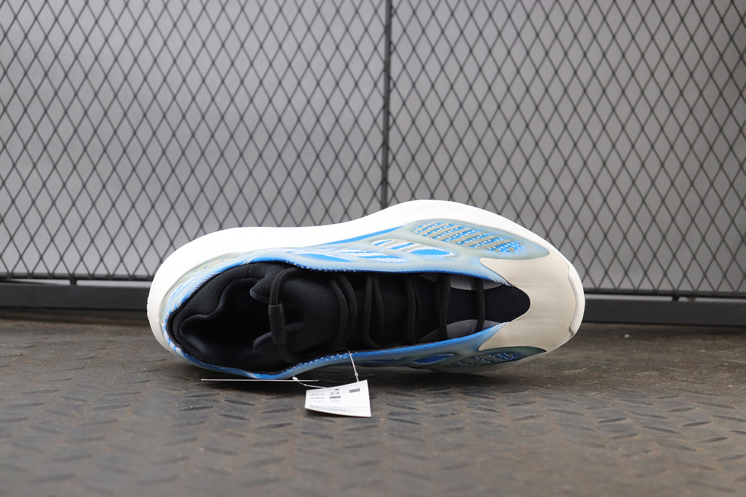 Yeezy 700 V3 Arzareth