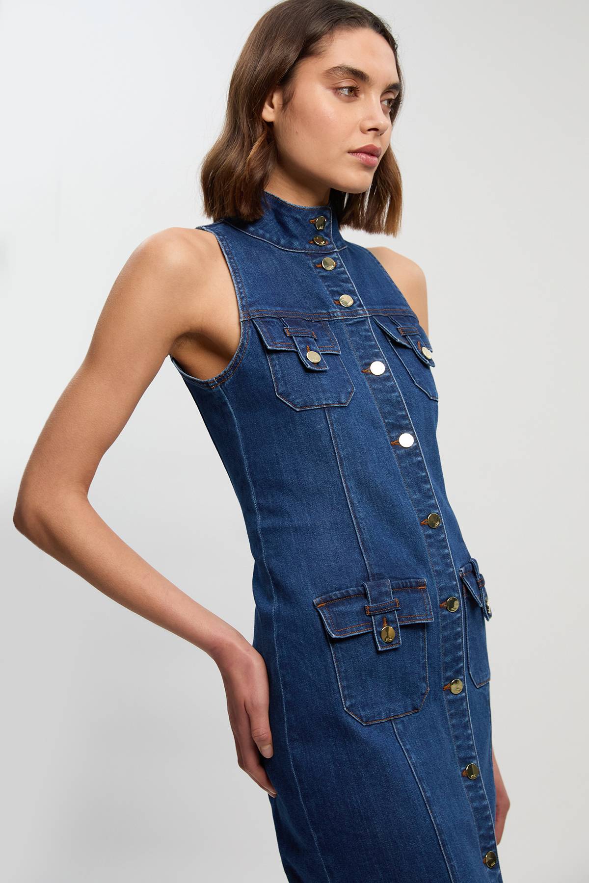 KarenMillen Robe Midi En Denim Sans Manches Avec Détails Boutons Petite Taille