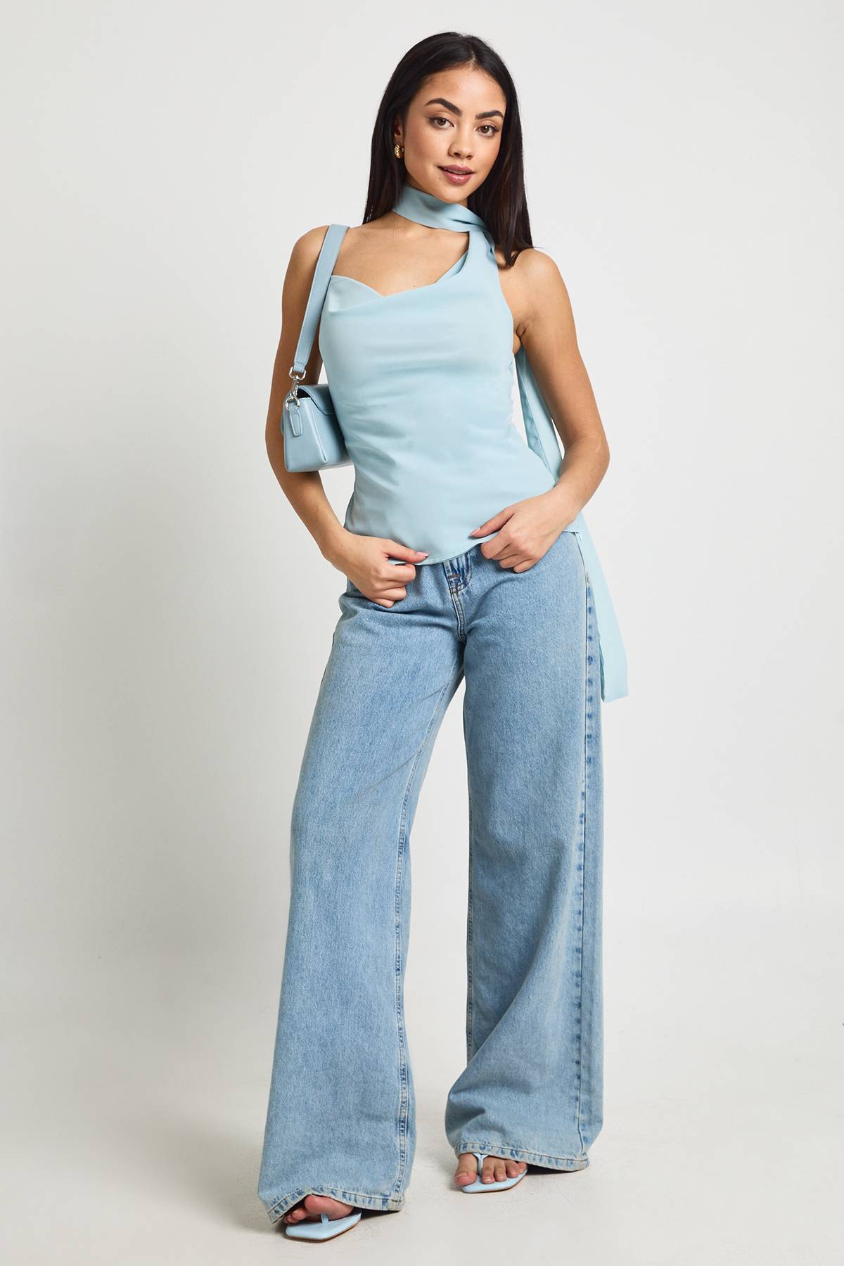 boohoo Haut Corset à Col Bénitier avec Détail Foulard en Mousseline