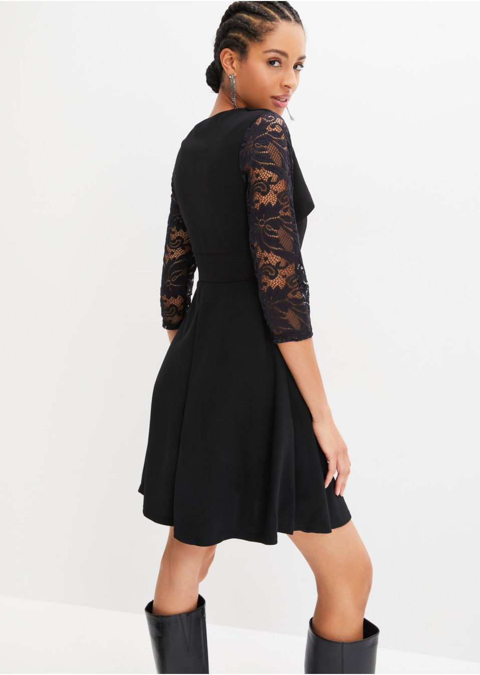 Robe avec manches dentelle
