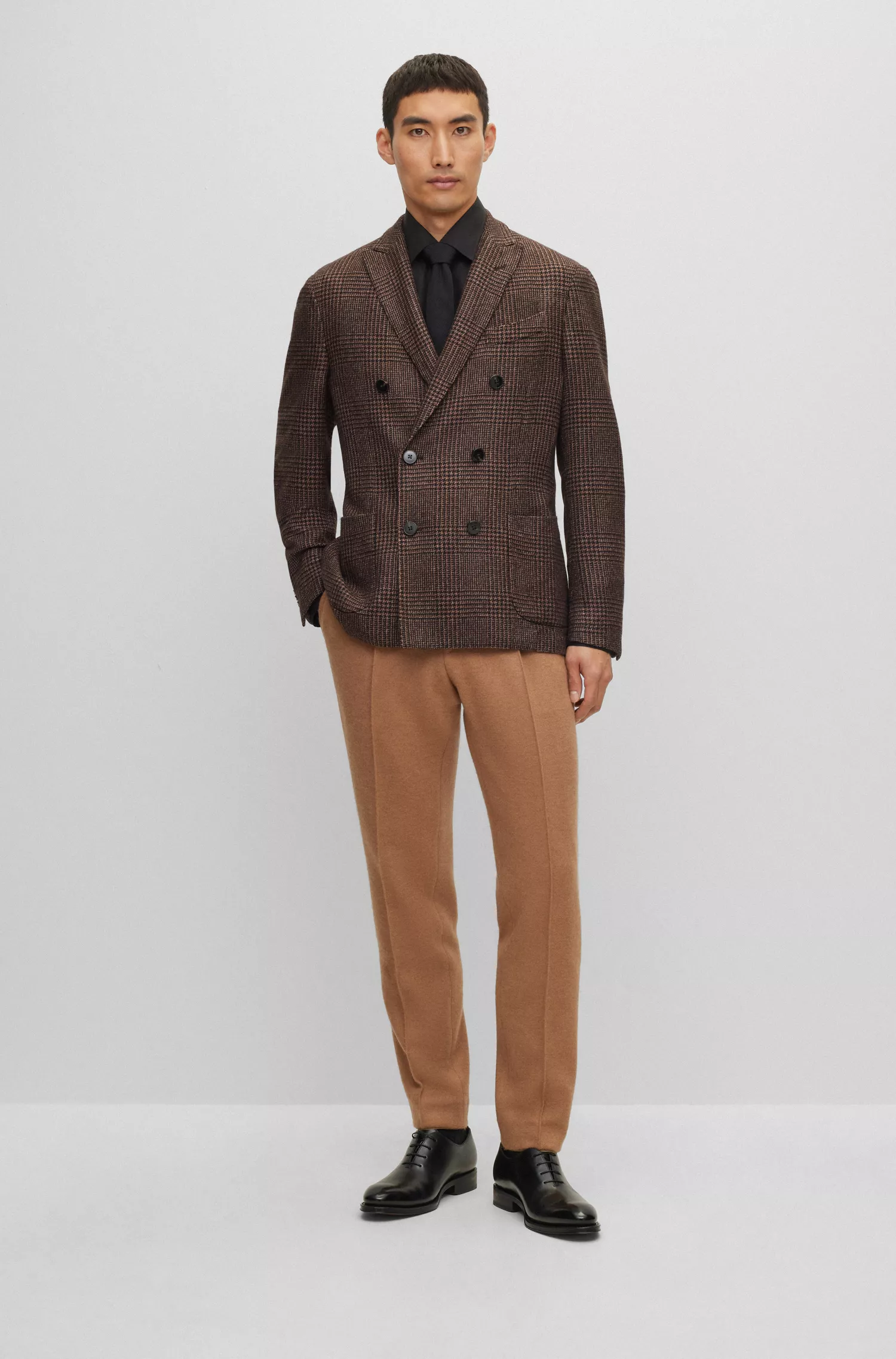 Jaqueta BOSS Camel Slim-Fit em seda xadrez e cashmere.