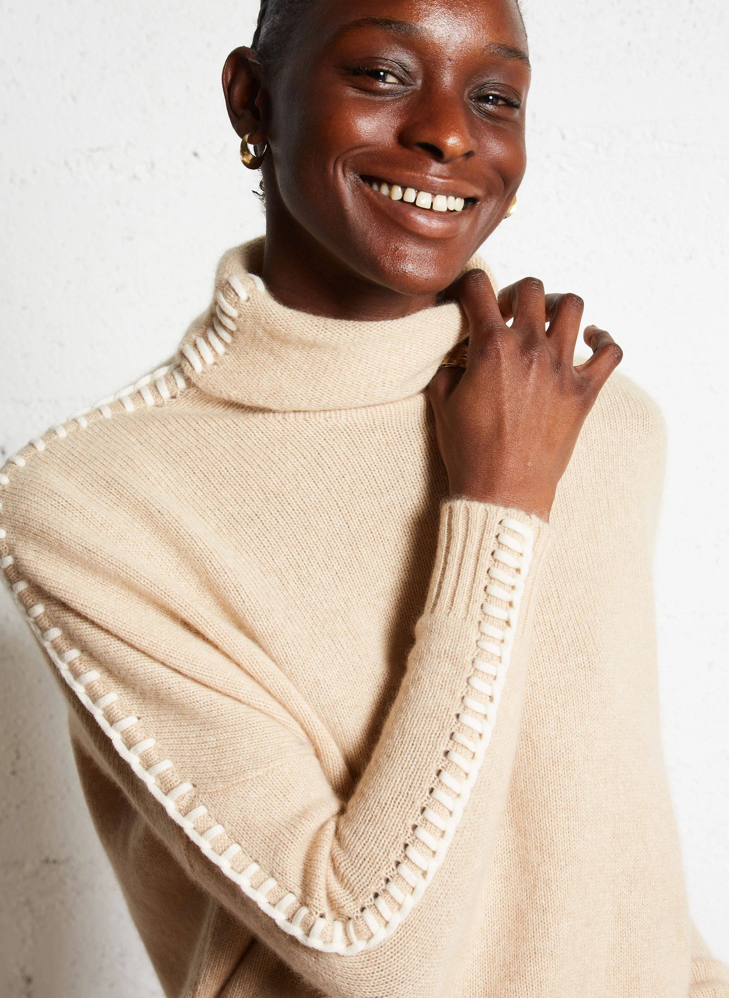 THEA - Col roulé ample en cachemire | Beige