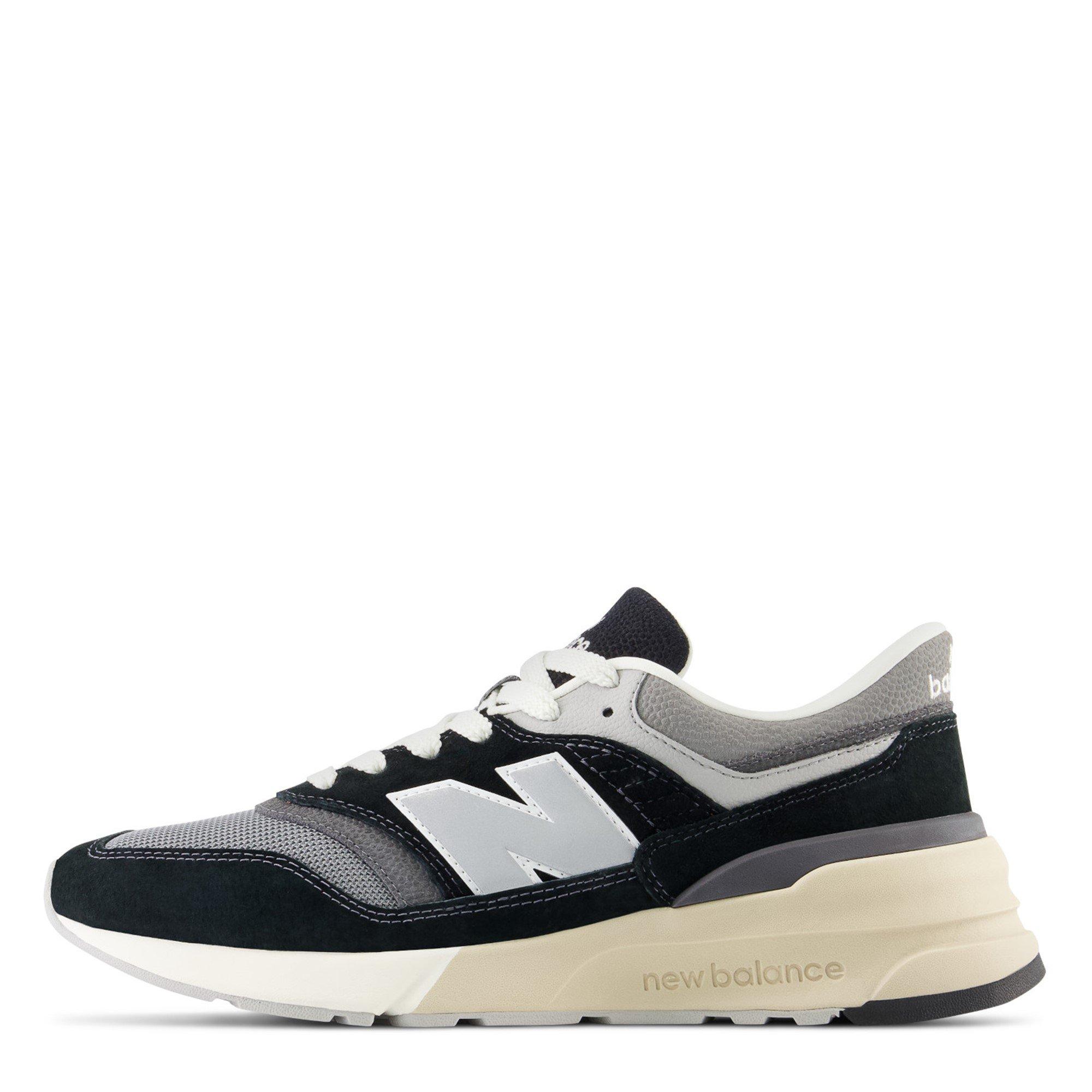 New Balance 977R Trainers