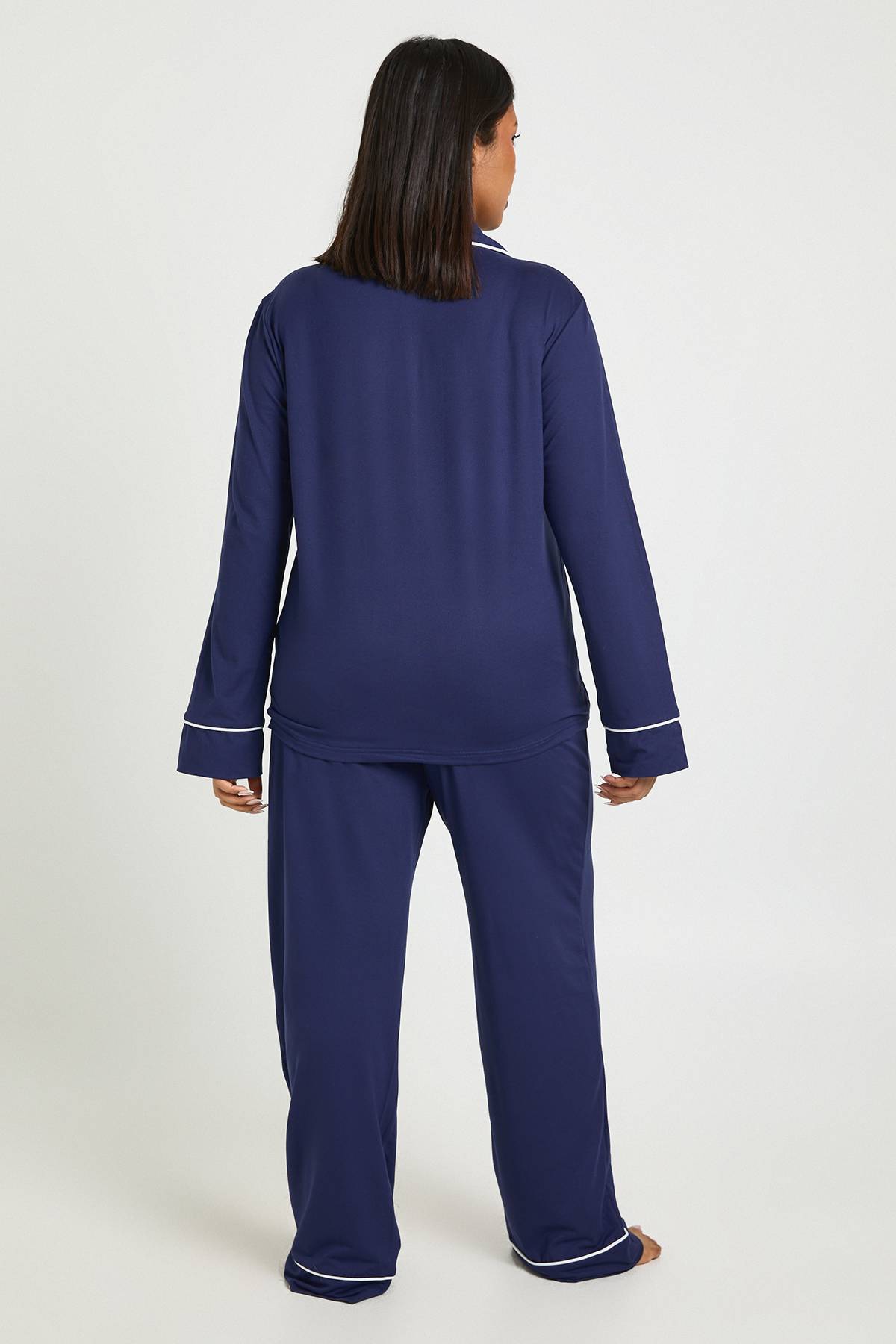 boohoo Ensemble De Pyjama Grande Taille En Jersey Avec Détails Passepoilés, Haut À Manches Longues Et Pantalon