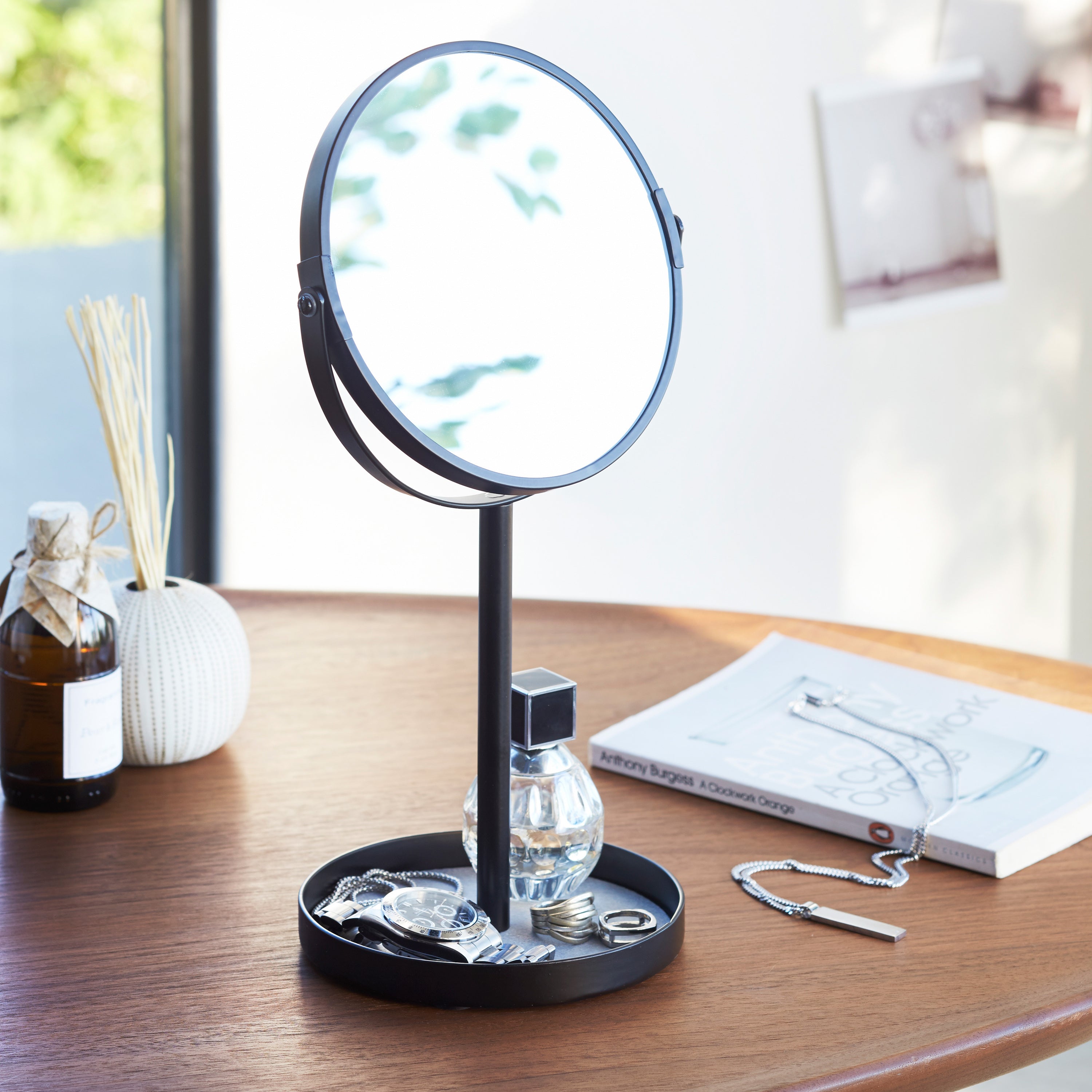 Yamazaki Tower Tray & Mirror Cosmeticaspiegel