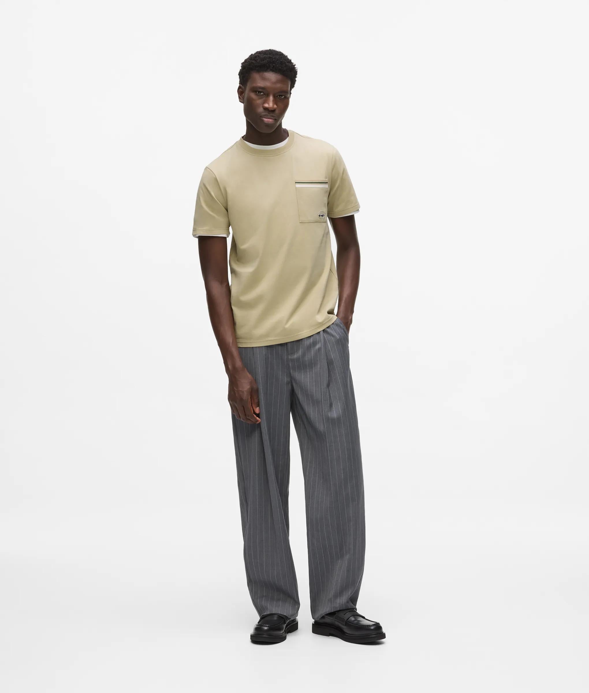 Ikon T-shirt met borstzak en streepjesopdruk