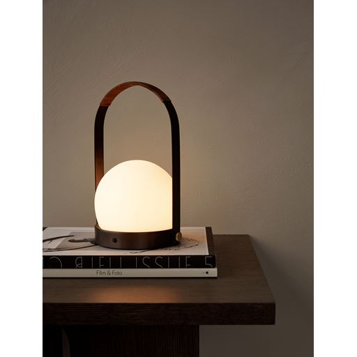 Audo Carrie LED Lampe, Bruneret Messing
