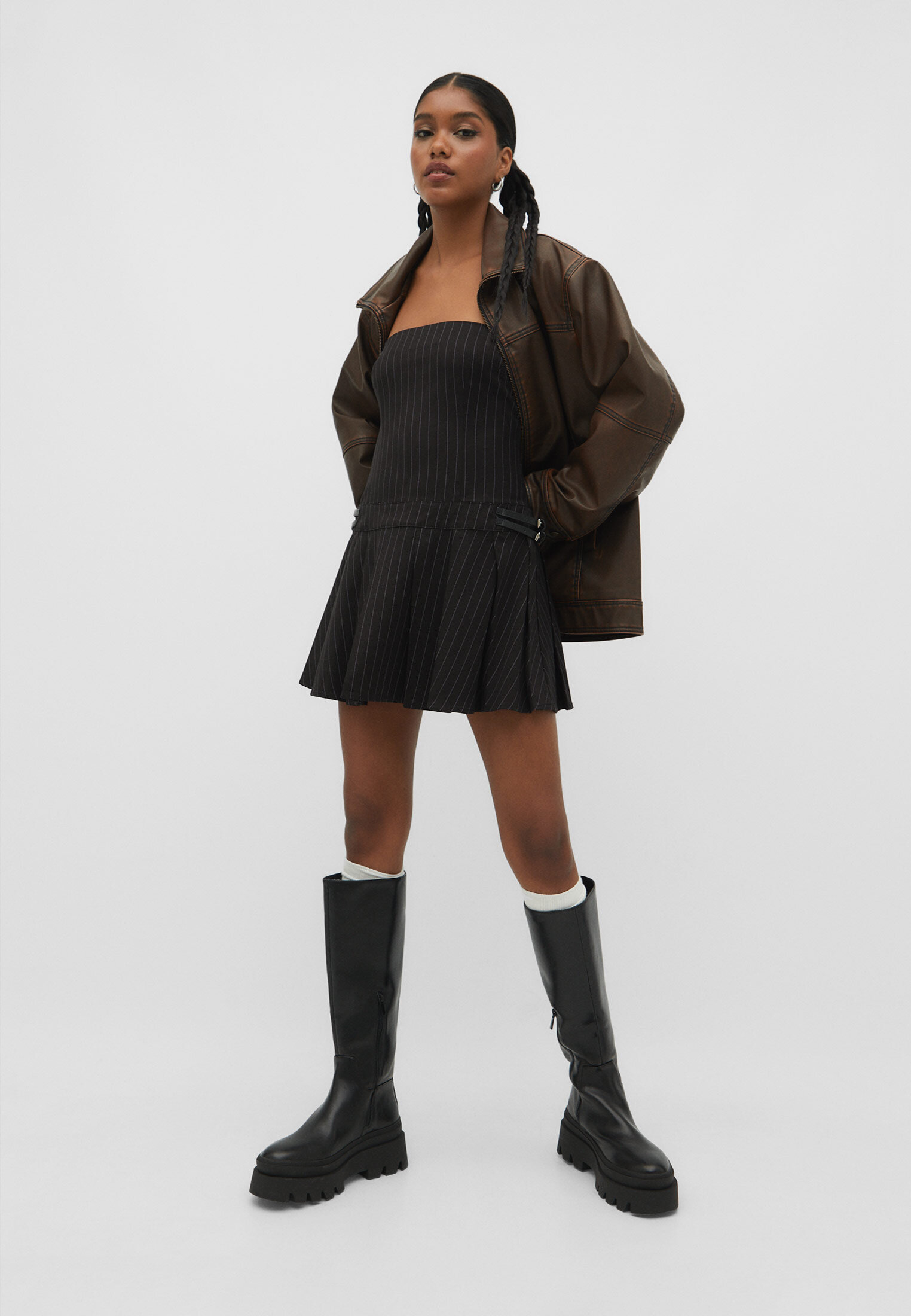 Vestido listrado com pregas