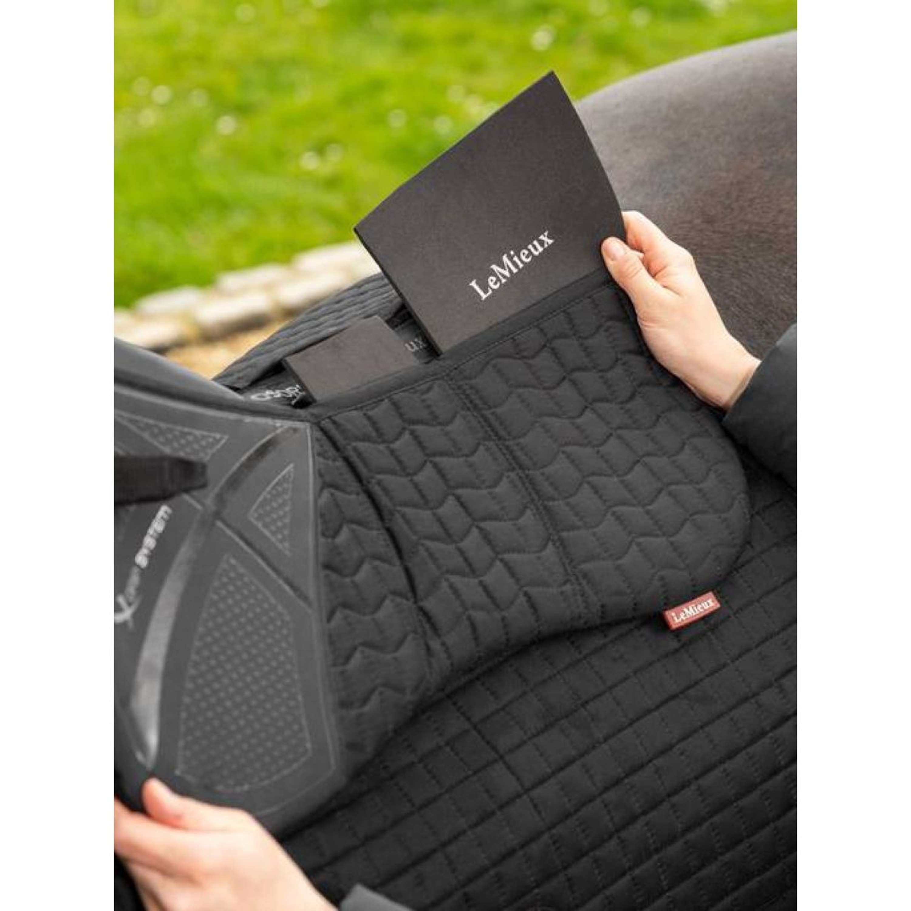 LeMieux Zadelonderlegger Prosorb 3 pocket Quilted Zwart