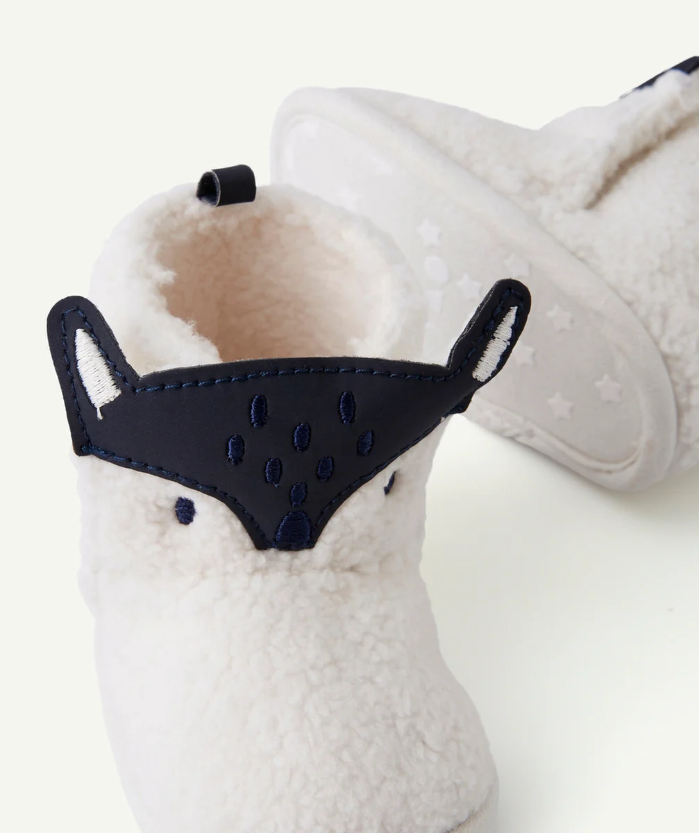 CHAUSSONS MONTANTS BÉBÉ GARÇON EN SHERPA ÉCRU AU MOTIF RENARD