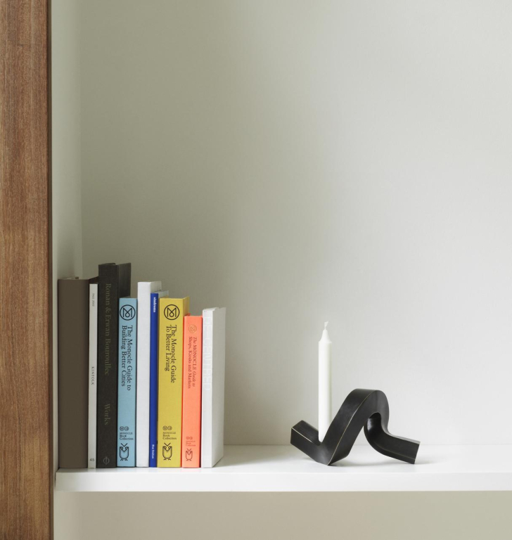 Normann Copenhagen Crooked One kandelaar bronze