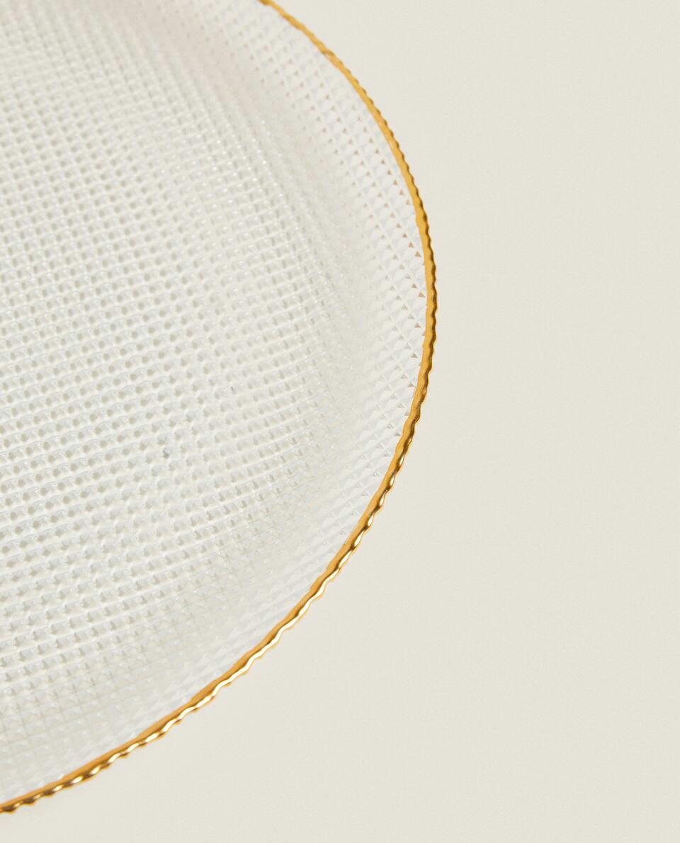 Prato de servir em vidro com design em relevo
