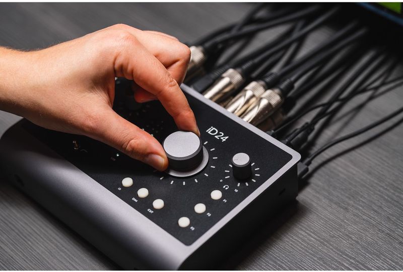 Audient iD24 MKII - USB audio interface