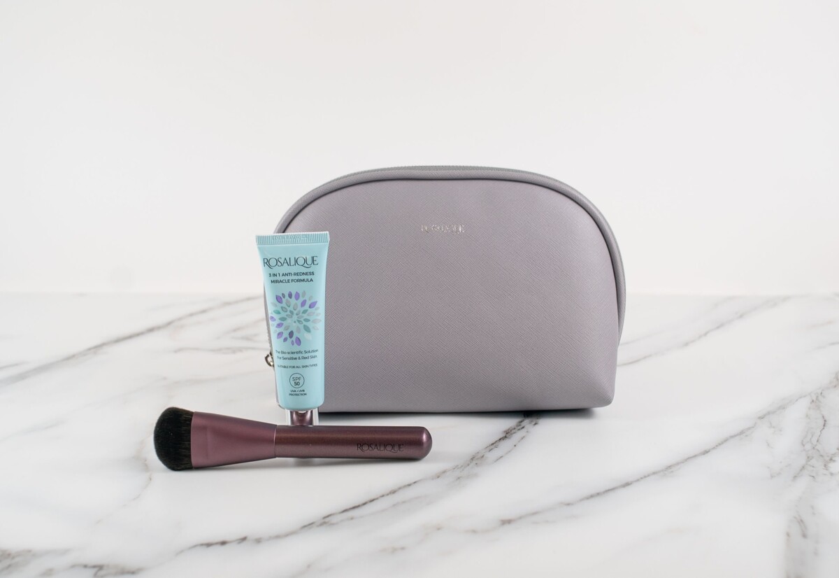 Rosalique - Gavesæt Med Makeup Pung, Creme Og Børste