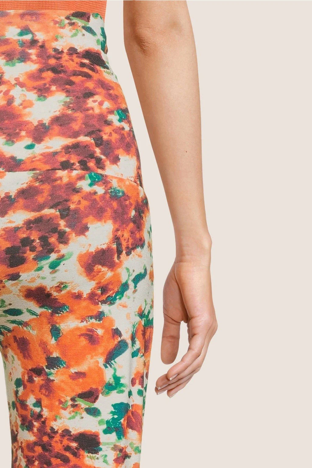 LOVE2WAIT high waist flared broek met all over print oranje/brique/groen