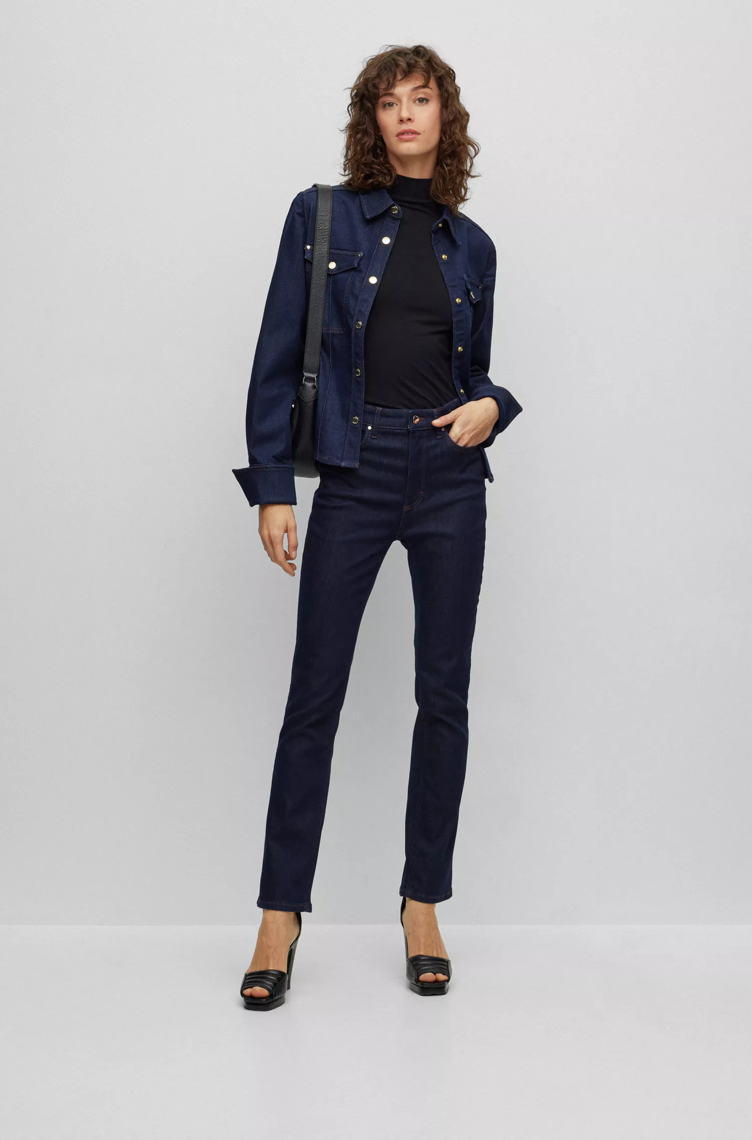 Calça jeans BOSS preta de cintura alta em denim super elástico azul